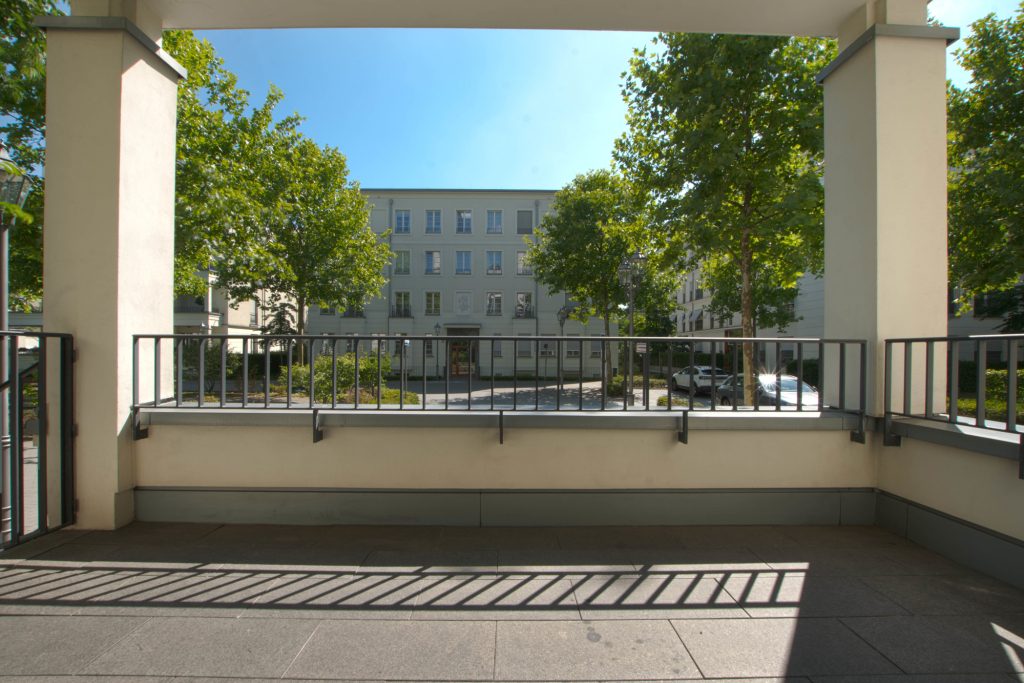 Immobilienangebot - Düsseldorf - Alle - Exklusive Lebensqualität: 5-Zimmer in den Heinrich-Heine-Gärten mit Balkon, Garten & TG-Stellplatz!