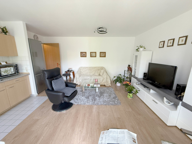 Immobilienangebot - Düsseldorf - Alle - Holthausen: Kapitalanlage mit Perspektive -gut vermietete 2-Zimmerwohnung mit Balkon in ruhiger Lage