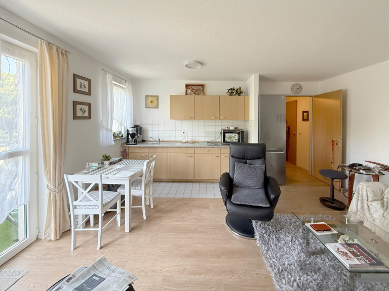 Immobilienangebot - Düsseldorf - Alle - Holthausen: Kapitalanlage mit Perspektive -gut vermietete 2-Zimmerwohnung mit Balkon in ruhiger Lage