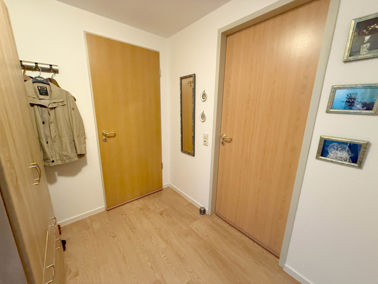 Immobilienangebot - Düsseldorf - Alle - Holthausen: Kapitalanlage mit Perspektive -gut vermietete 2-Zimmerwohnung mit Balkon in ruhiger Lage