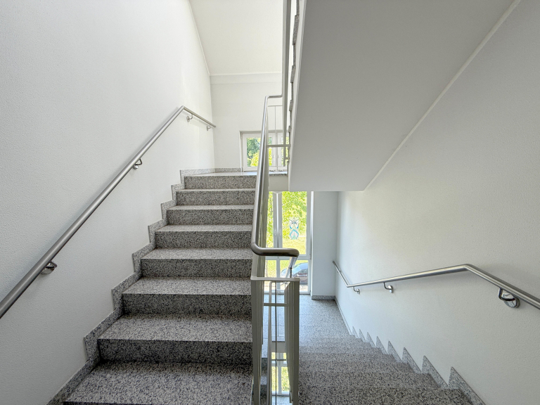 Immobilienangebot - Düsseldorf - Alle - Holthausen: Kapitalanlage mit Perspektive -gut vermietete 2-Zimmerwohnung mit Balkon in ruhiger Lage