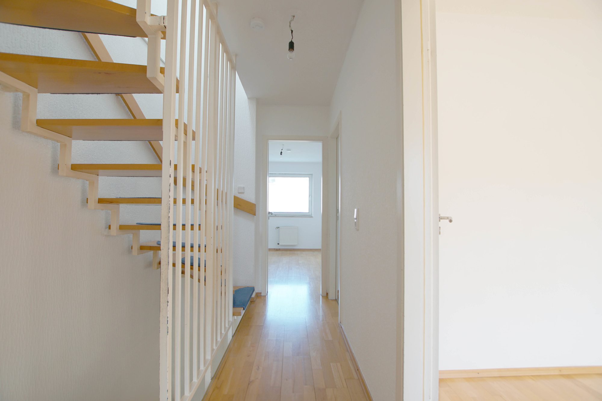 Immobilienangebot - Düsseldorf - Alle - Düsseldorf-Lichtenbroich: gepflegtes Reihenmittelhaus mit Garten und Garage in ruhiger Lage
