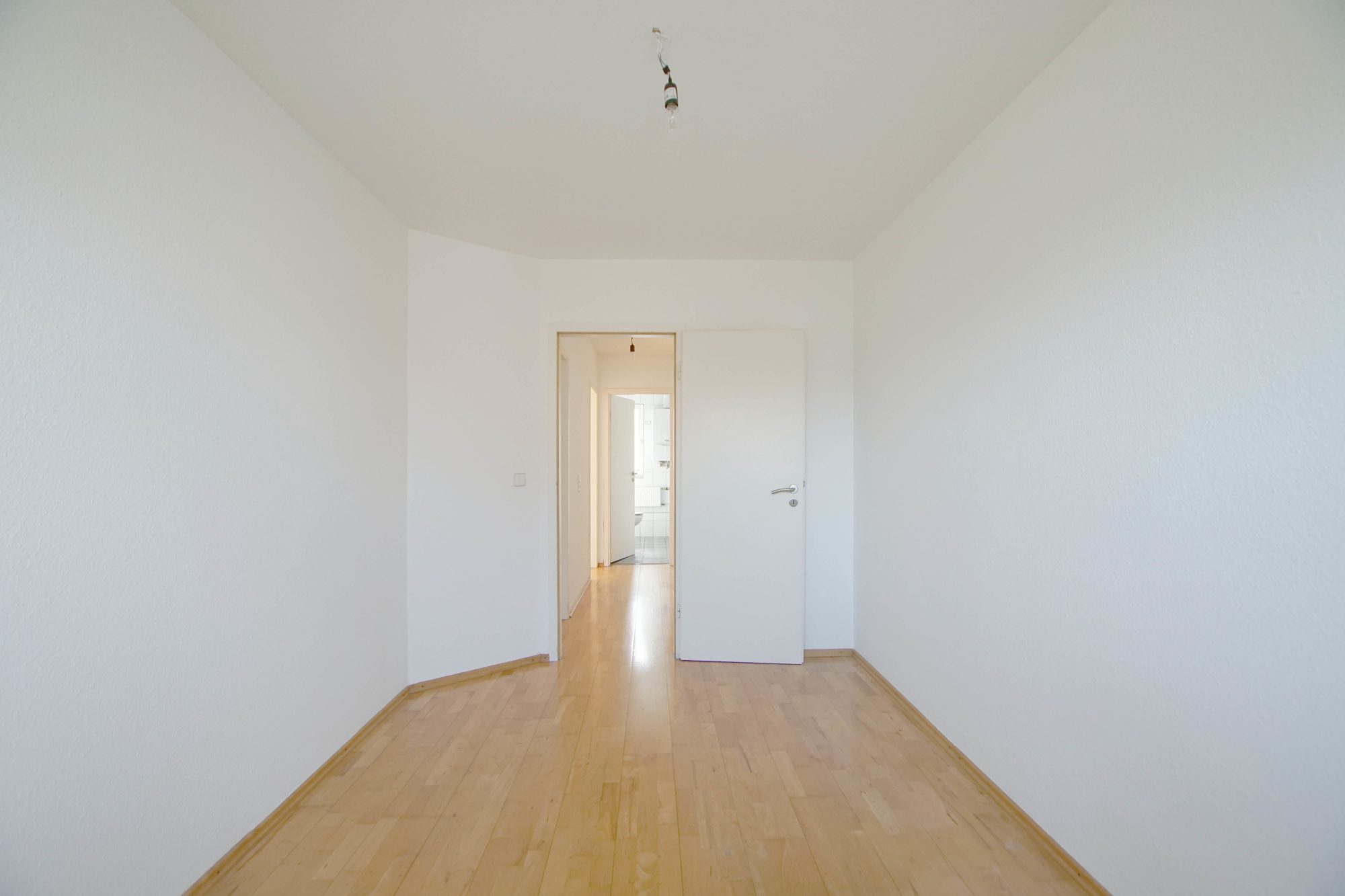 Immobilienangebot - Düsseldorf - Alle - Düsseldorf-Lichtenbroich: gepflegtes Reihenmittelhaus mit Garten und Garage in ruhiger Lage