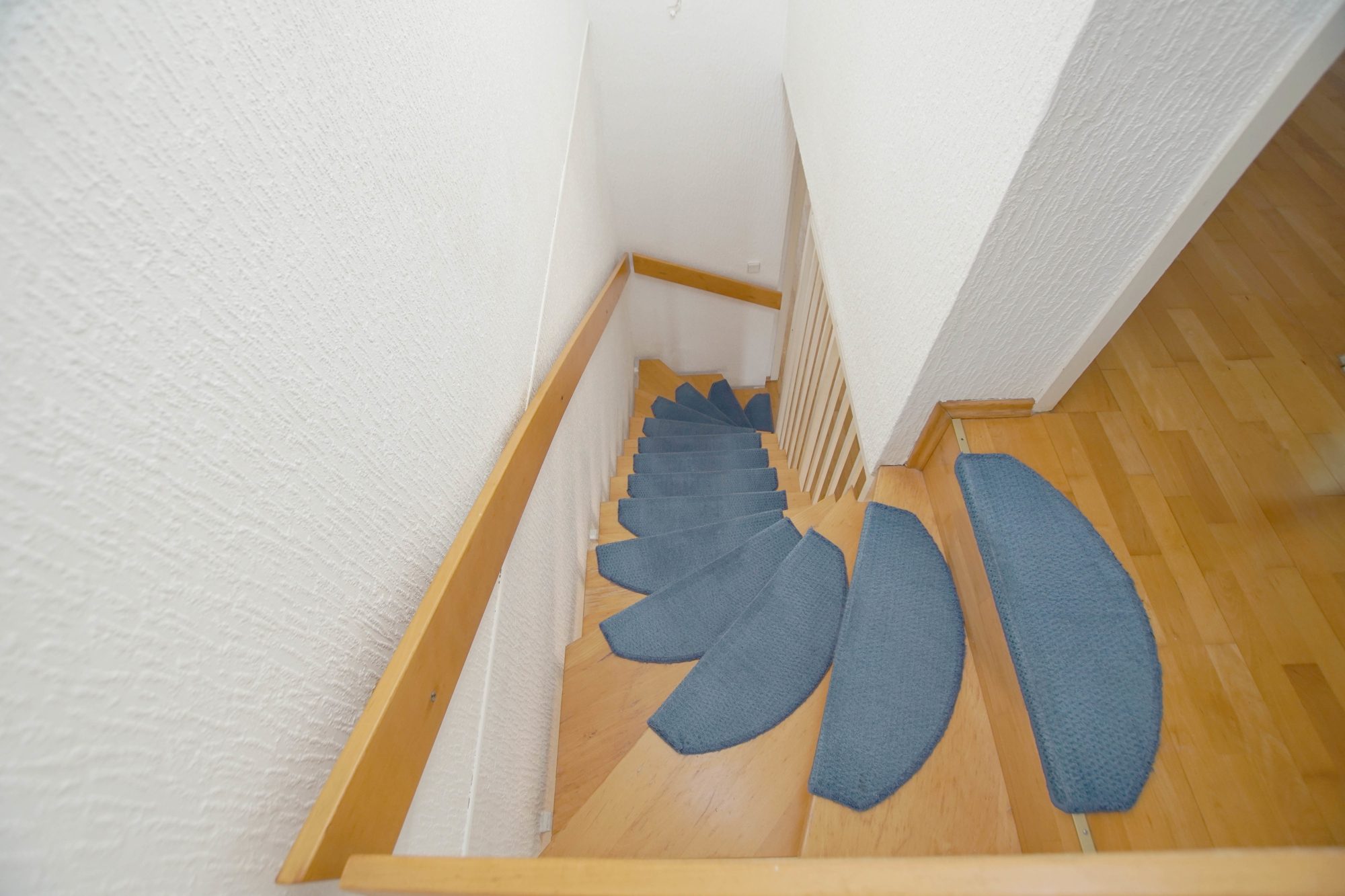 Immobilienangebot - Düsseldorf - Alle - Düsseldorf-Lichtenbroich: gepflegtes Reihenmittelhaus mit Garten und Garage in ruhiger Lage