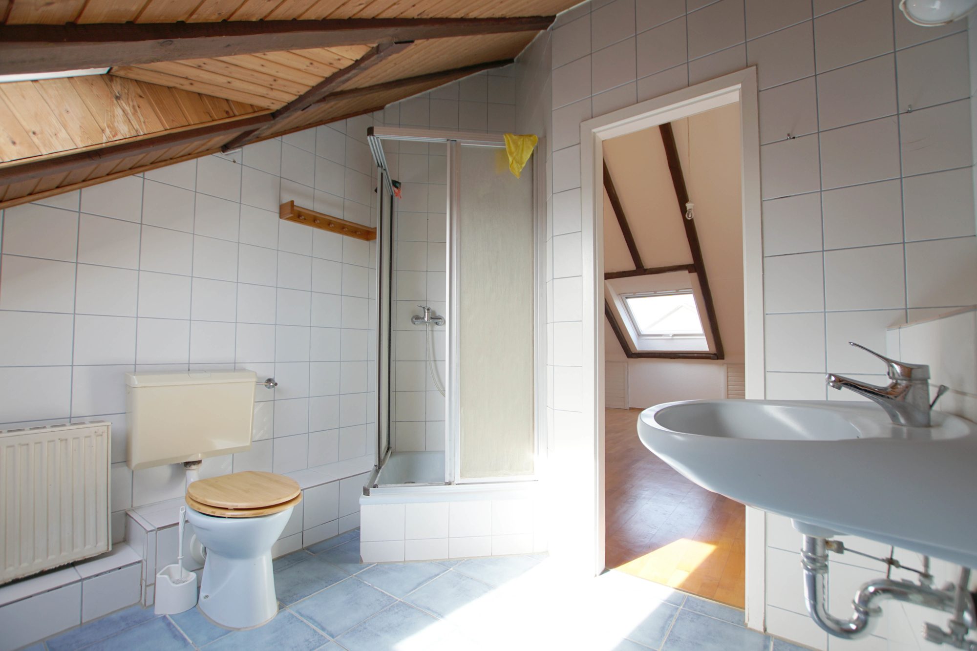 Immobilienangebot - Düsseldorf - Alle - Düsseldorf-Lichtenbroich: gepflegtes Reihenmittelhaus mit Garten und Garage in ruhiger Lage