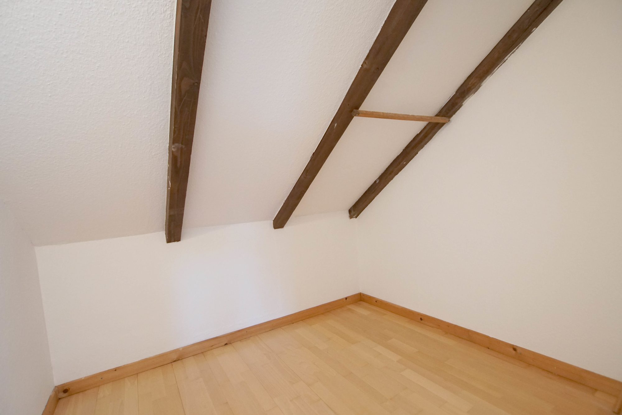 Immobilienangebot - Düsseldorf - Alle - Düsseldorf-Lichtenbroich: gepflegtes Reihenmittelhaus mit Garten und Garage in ruhiger Lage