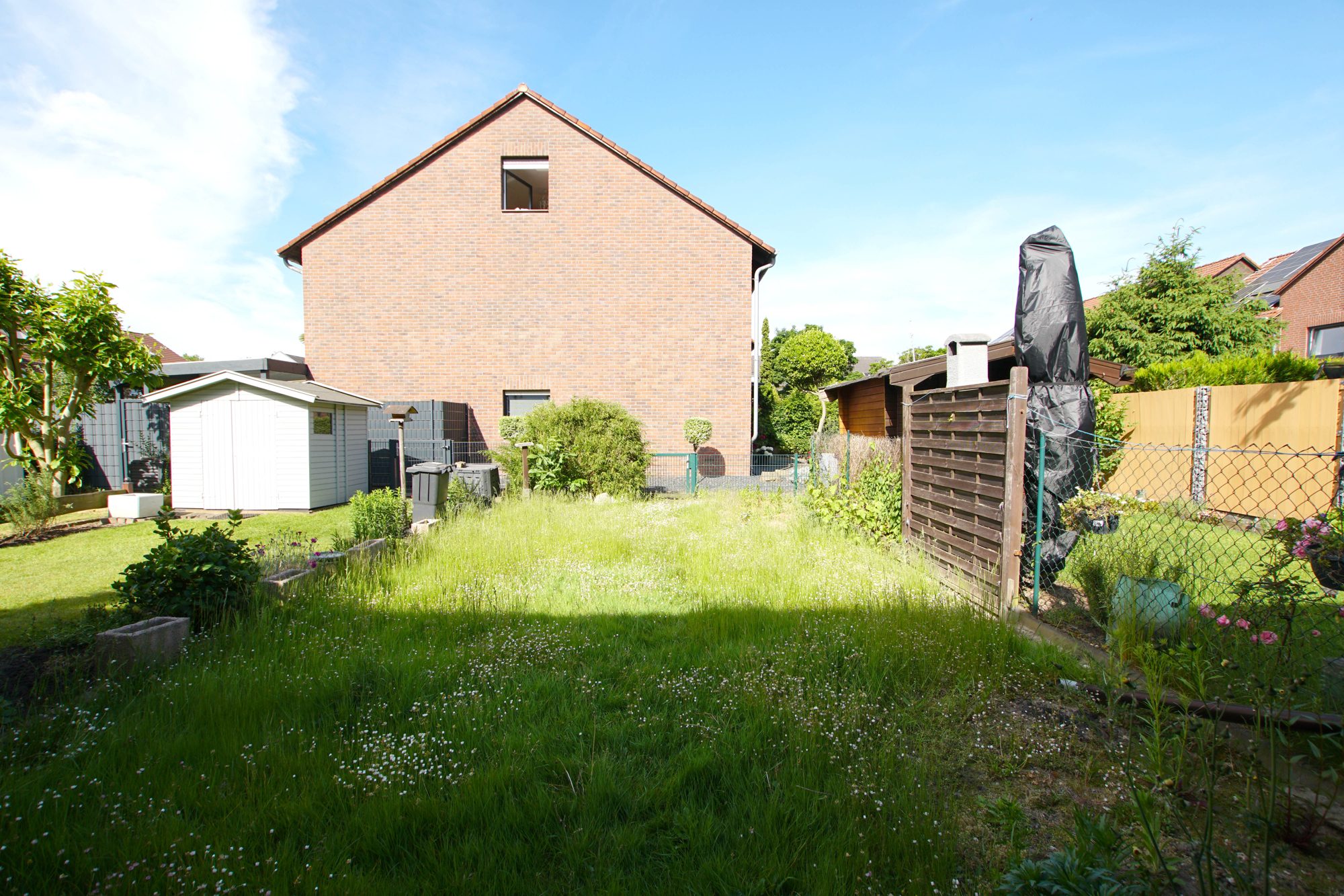 Immobilienangebot - Düsseldorf - Alle - Düsseldorf-Lichtenbroich: gepflegtes Reihenmittelhaus mit Garten und Garage in ruhiger Lage