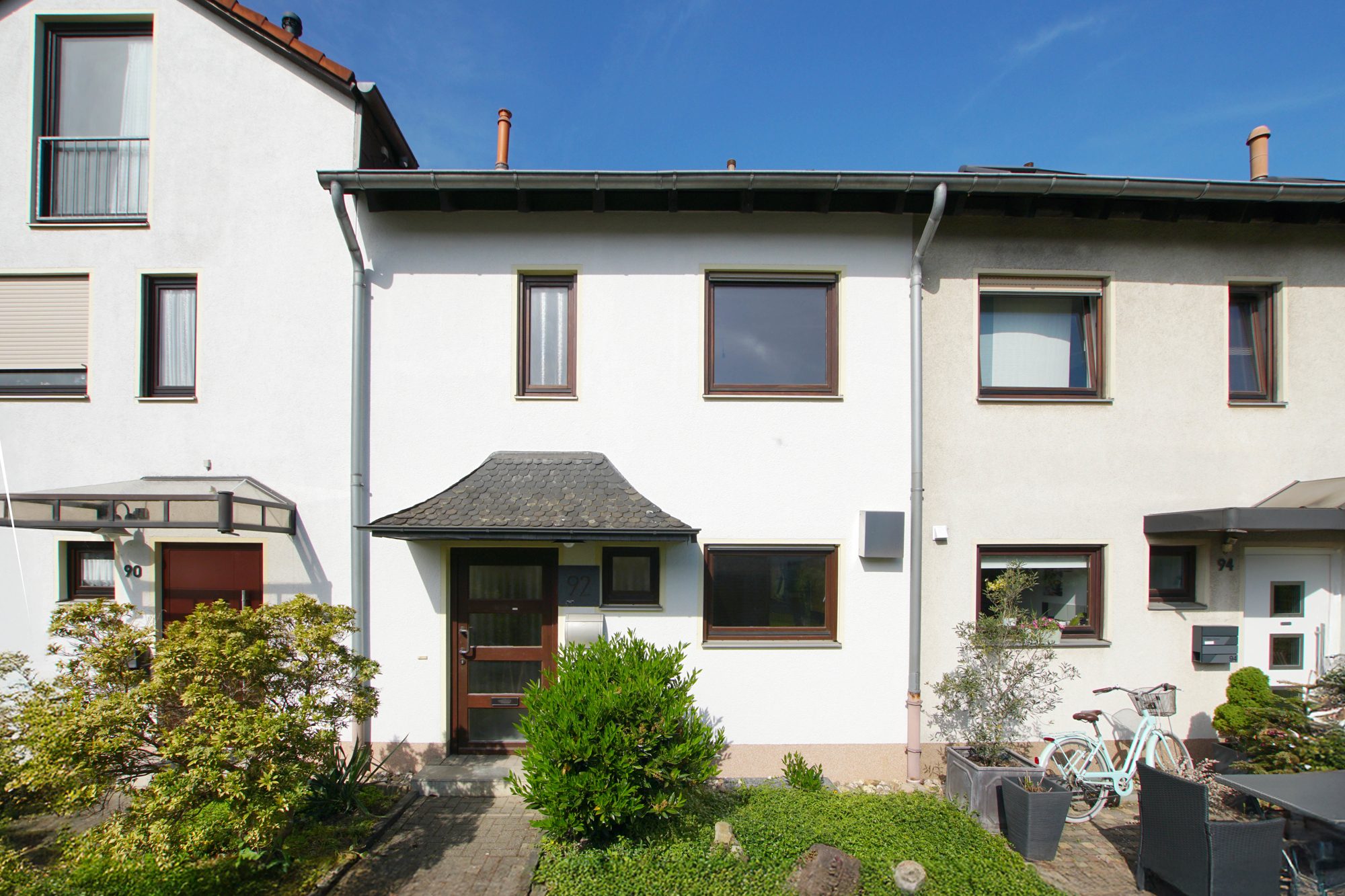 Immobilienangebot - Düsseldorf - Alle - Düsseldorf-Lichtenbroich: gepflegtes Reihenmittelhaus mit Garten und Garage in ruhiger Lage