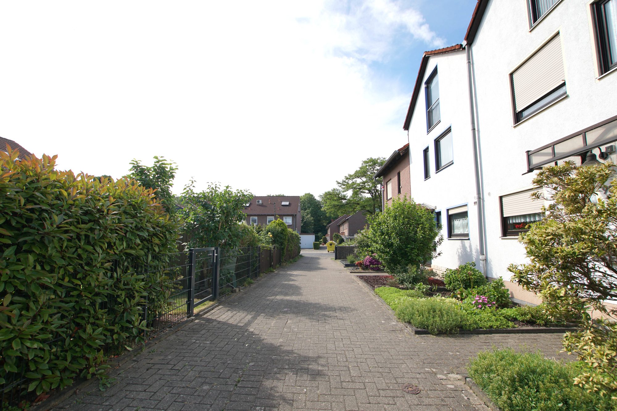 Immobilienangebot - Düsseldorf - Alle - Düsseldorf-Lichtenbroich: gepflegtes Reihenmittelhaus mit Garten und Garage in ruhiger Lage