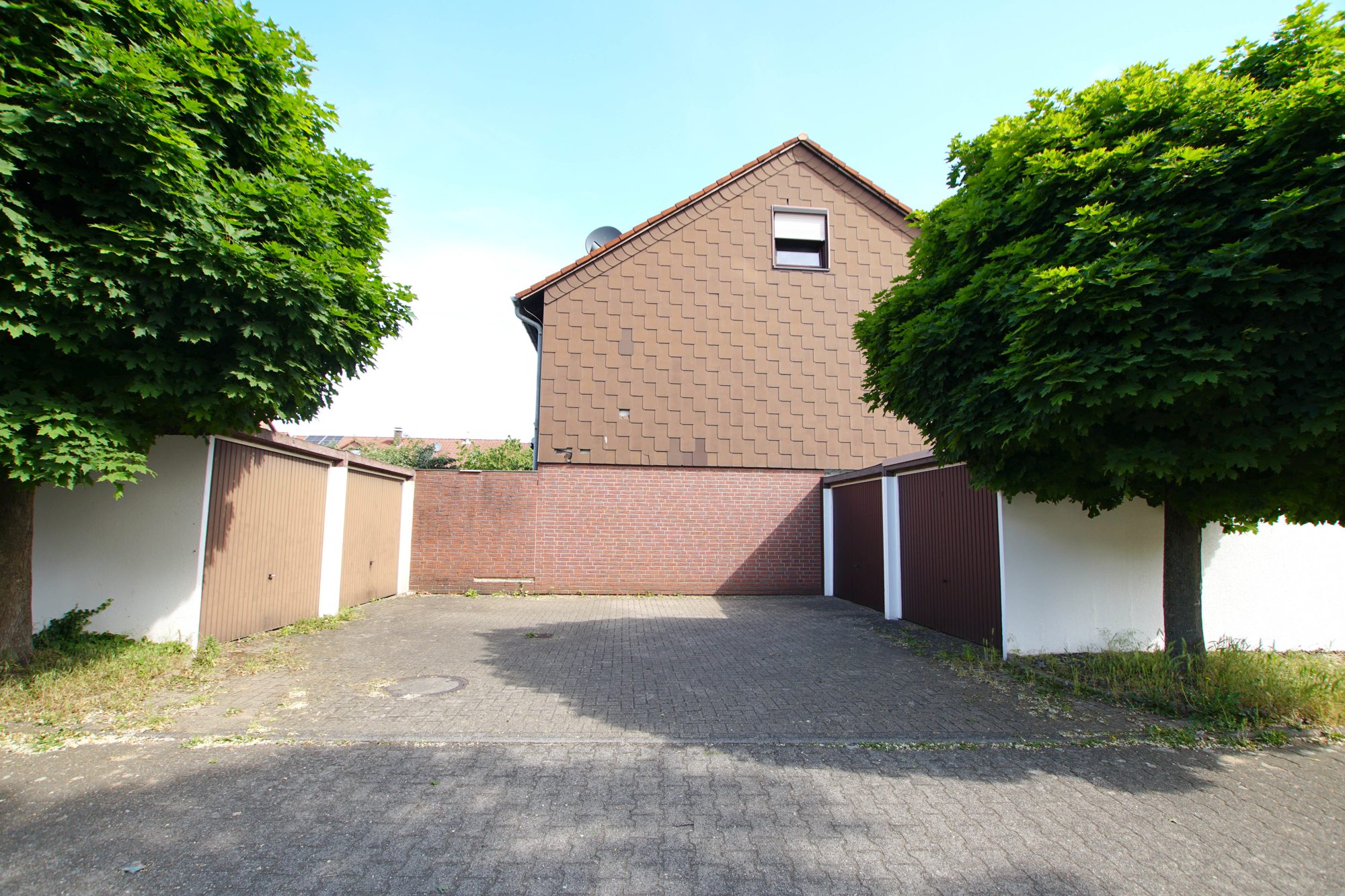 Immobilienangebot - Düsseldorf - Alle - Düsseldorf-Lichtenbroich: gepflegtes Reihenmittelhaus mit Garten und Garage in ruhiger Lage