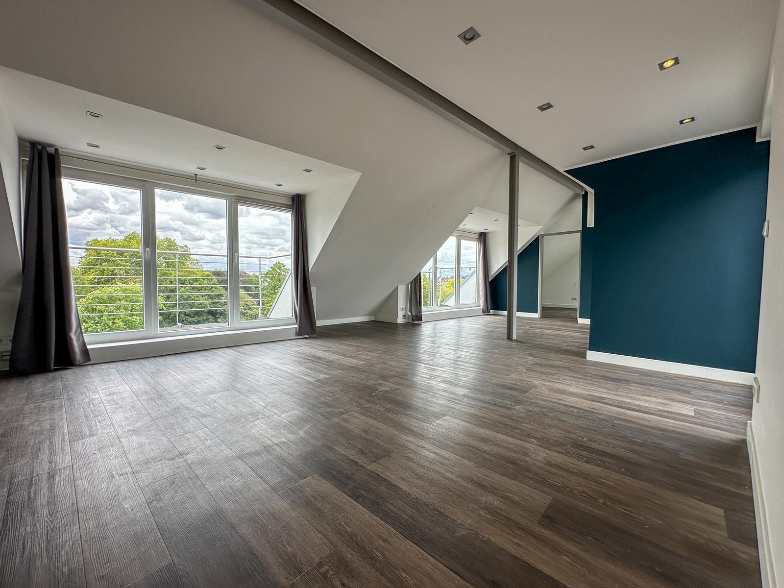 Immobilienangebot - Düsseldorf - Alle - Unterbilk: Wohnen über den Dächern – Ihr Zuhause mit Terrasse und Blick zum Rheinturm direkt am Park