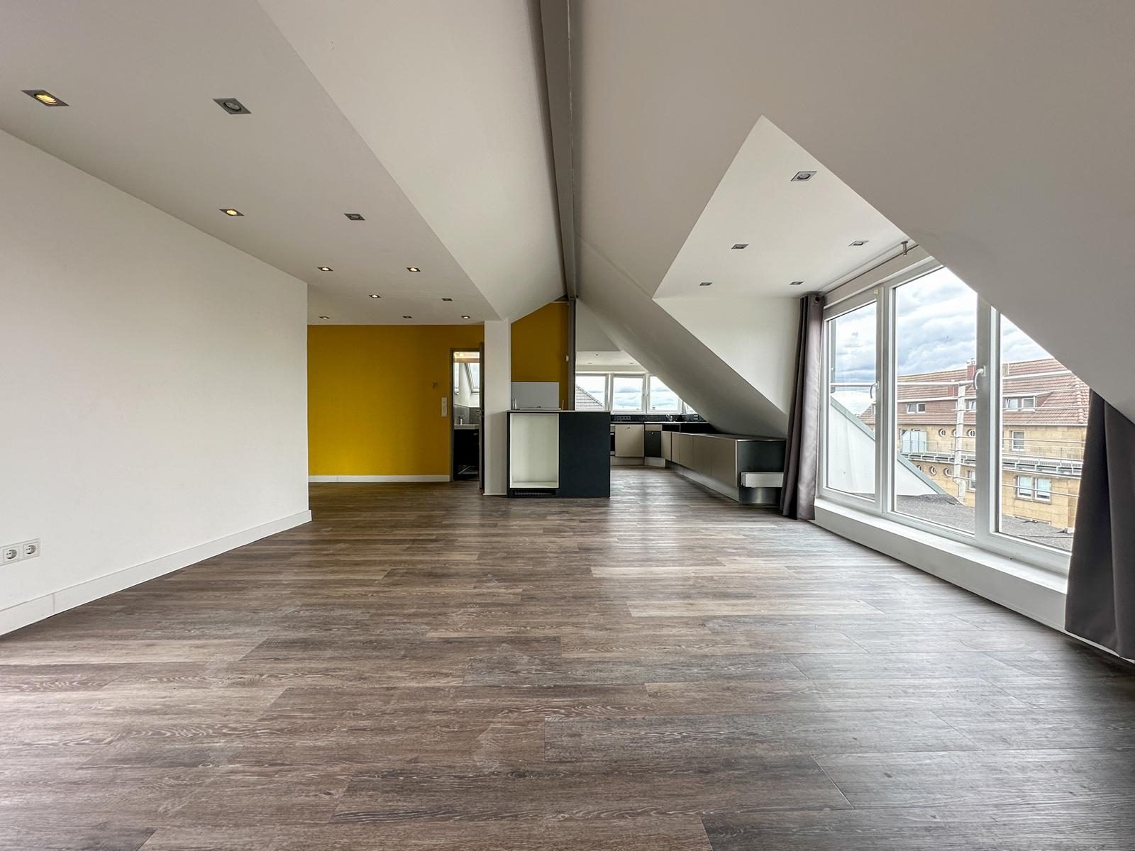 Immobilienangebot - Düsseldorf - Alle - Unterbilk: Wohnen über den Dächern – Ihr Zuhause mit Terrasse und Blick zum Rheinturm direkt am Park