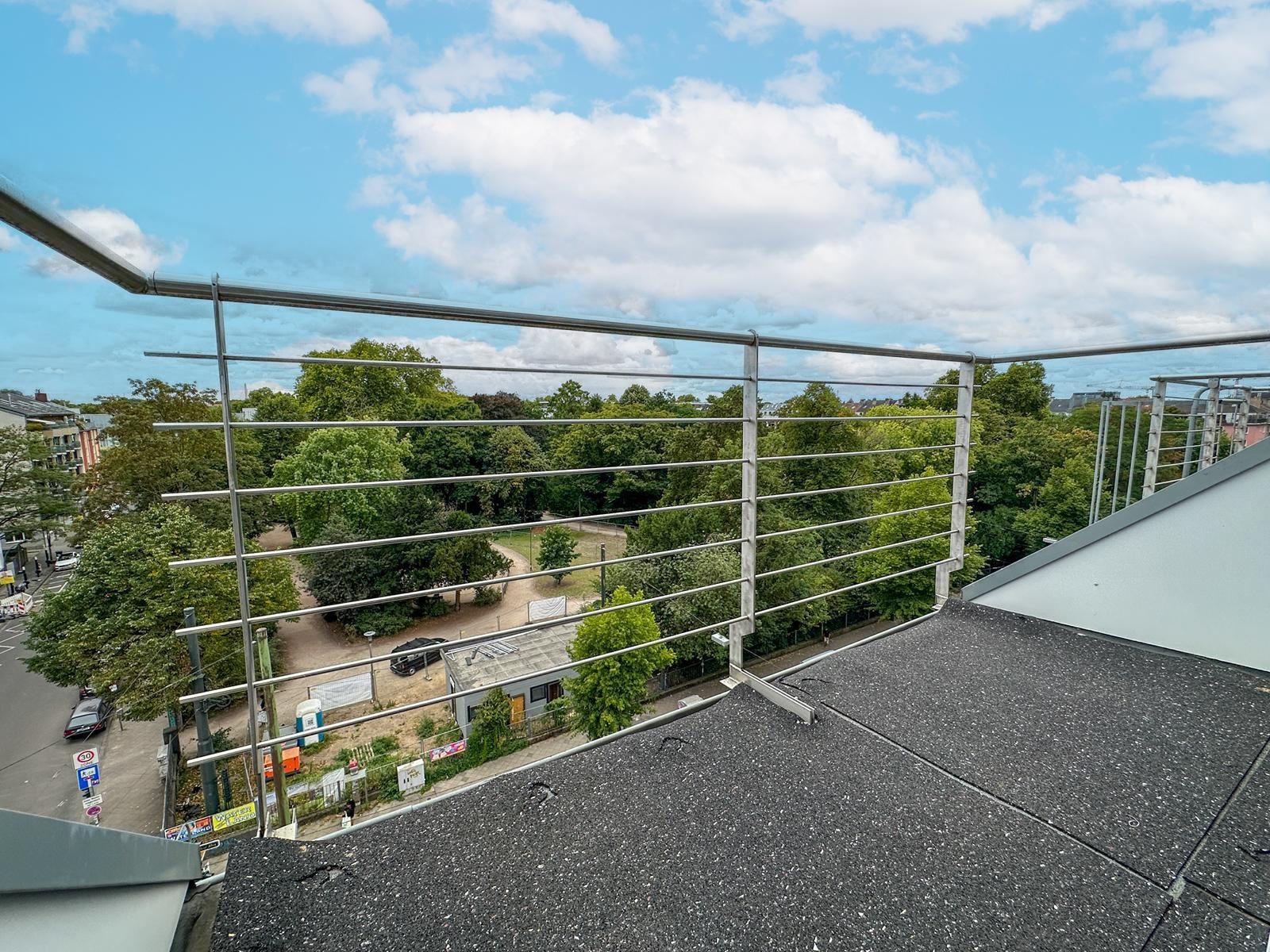 Immobilienangebot - Düsseldorf - Alle - Unterbilk: Wohnen über den Dächern – Ihr Zuhause mit Terrasse und Blick zum Rheinturm direkt am Park
