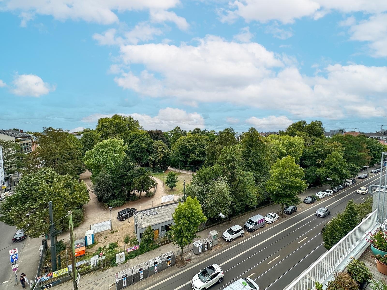 Immobilienangebot - Düsseldorf - Alle - Unterbilk: Wohnen über den Dächern – Ihr Zuhause mit Terrasse und Blick zum Rheinturm direkt am Park