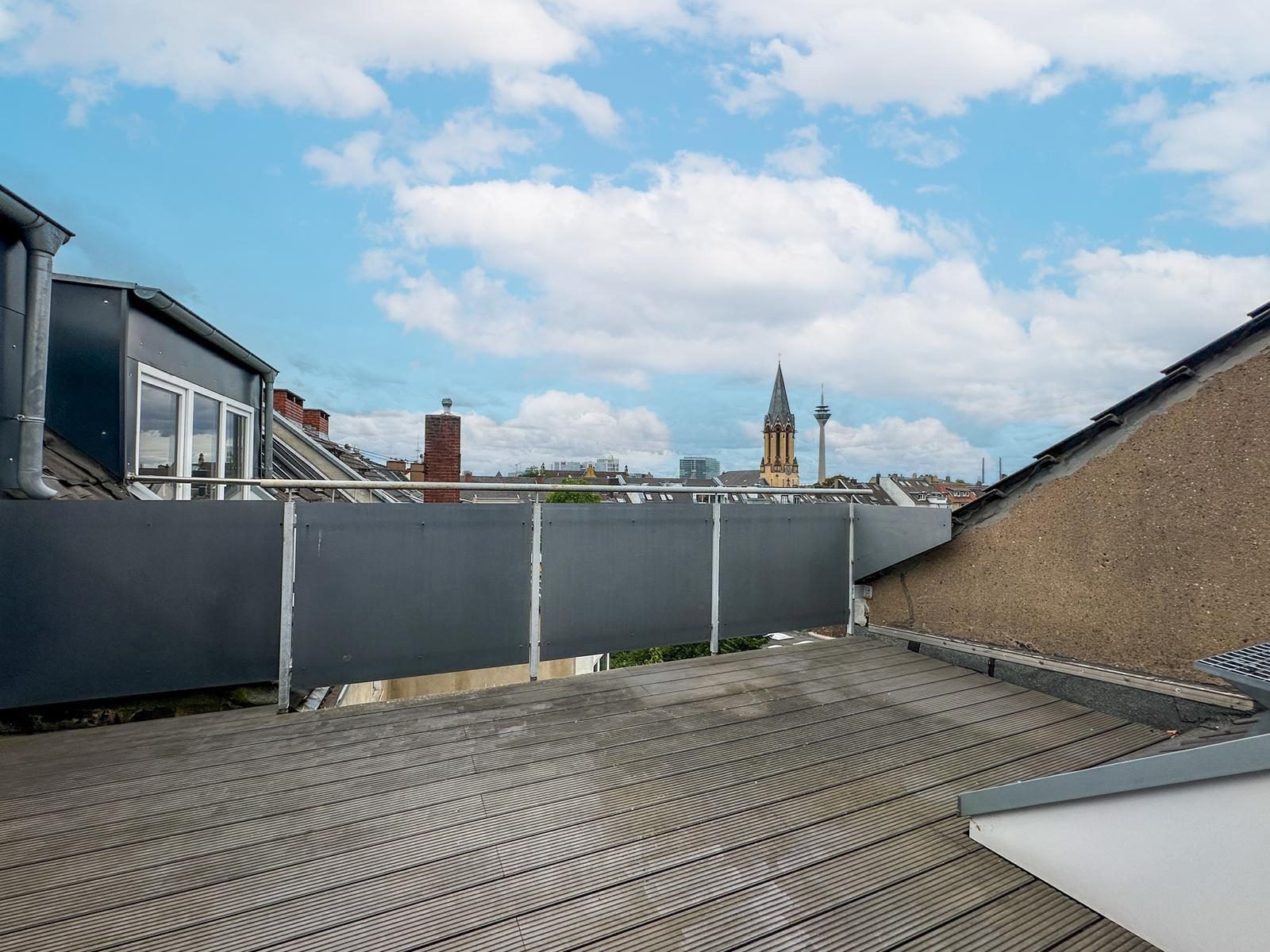 Immobilienangebot - Düsseldorf - Alle - Unterbilk: Wohnen über den Dächern – Ihr Zuhause mit Terrasse und Blick zum Rheinturm direkt am Park