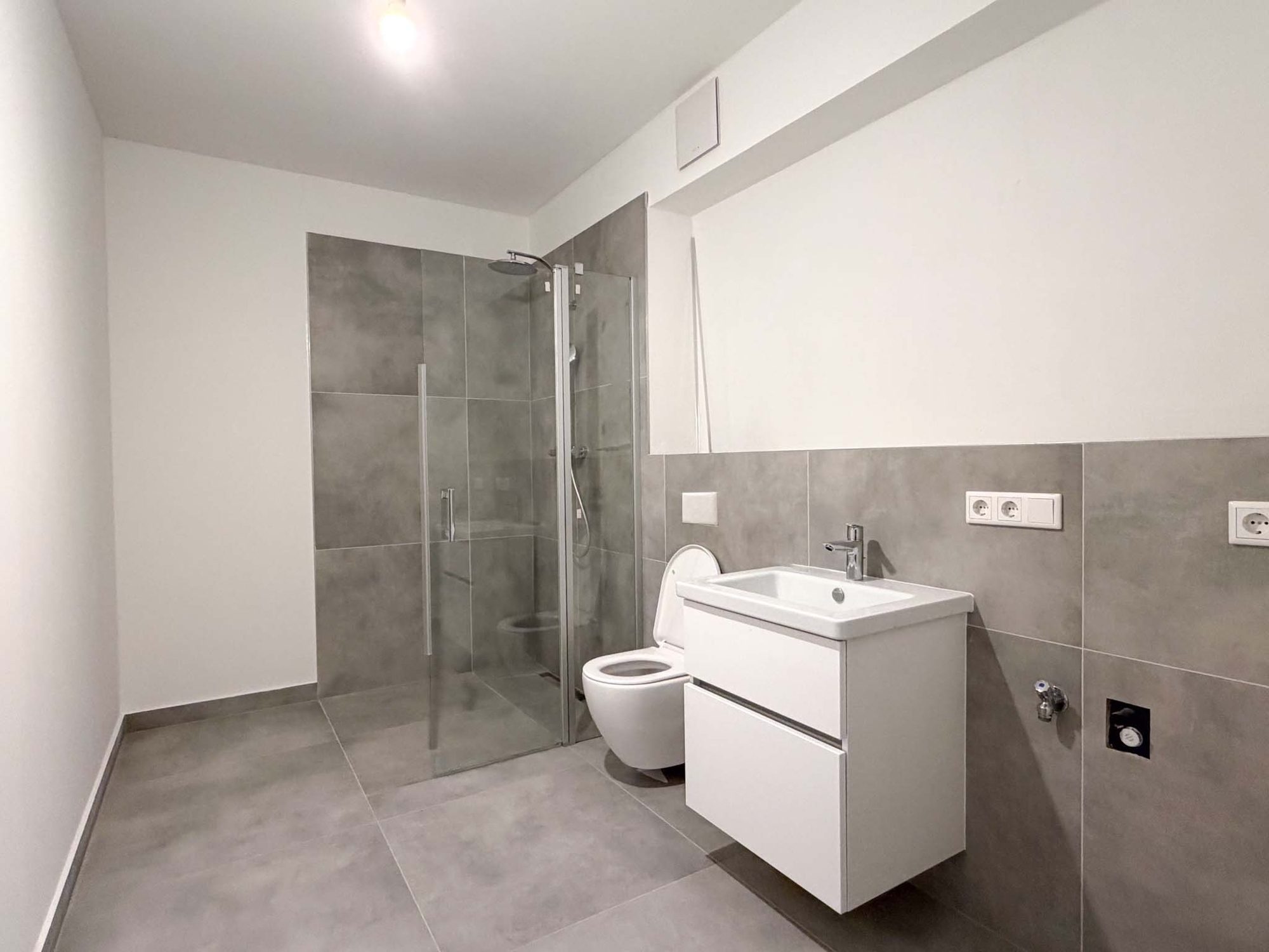 Immobilienangebot - Düsseldorf / Stadtmitte - Alle - Erstbezug! Exklusive 3-Zimmer-Wohnung im 4. OG mit Terrasse – hochwertiger Neubau in Stadtmitte