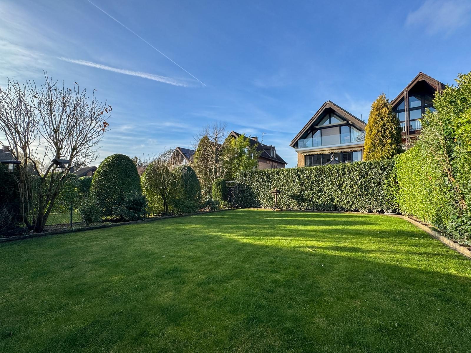 Immobilienangebot - Ratingen / Lintorf - Alle - Ratingen Lintorf: Wo aus einem Haus ein Zuhause wird – Raum für Familie und Geborgenheit