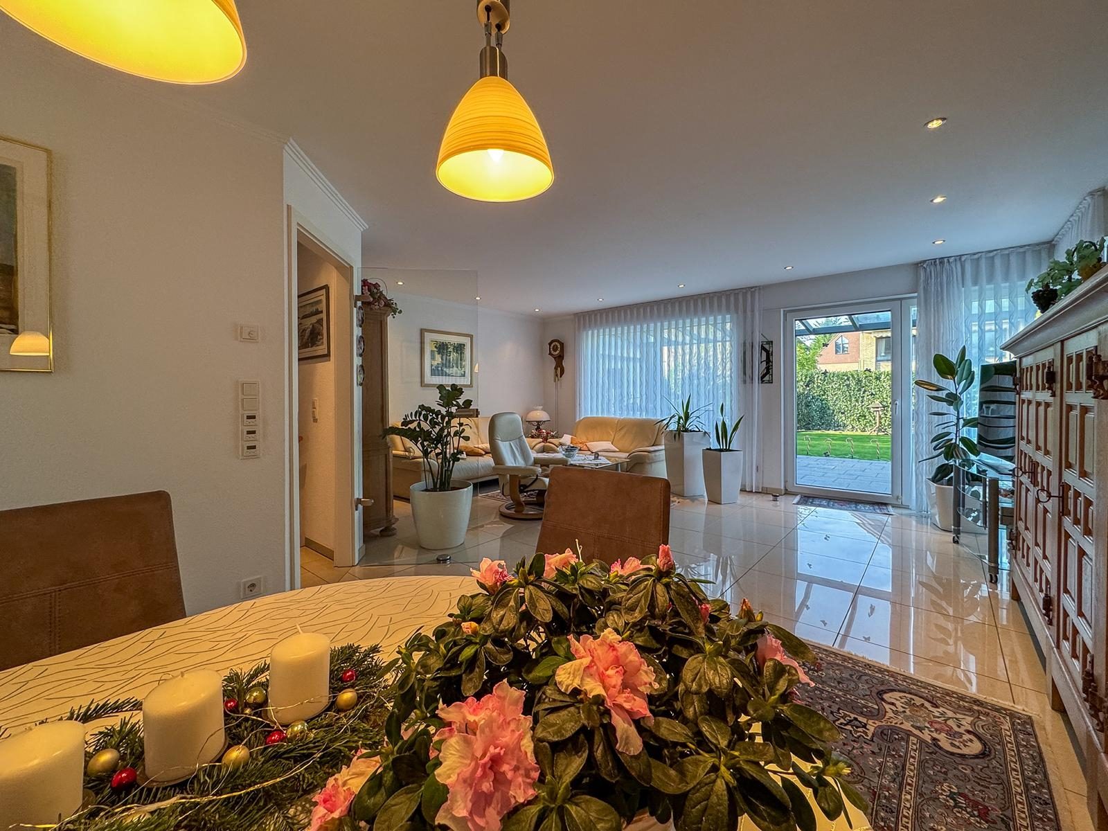 Immobilienangebot - Ratingen / Lintorf - Alle - Ratingen Lintorf: Wo aus einem Haus ein Zuhause wird – Raum für Familie und Geborgenheit