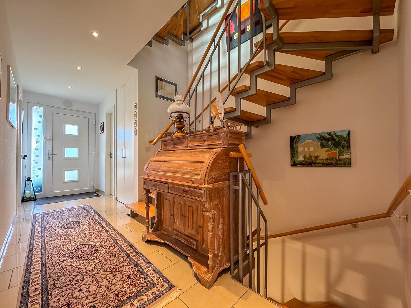 Immobilienangebot - Ratingen / Lintorf - Alle - Ratingen Lintorf: Wo aus einem Haus ein Zuhause wird – Raum für Familie und Geborgenheit