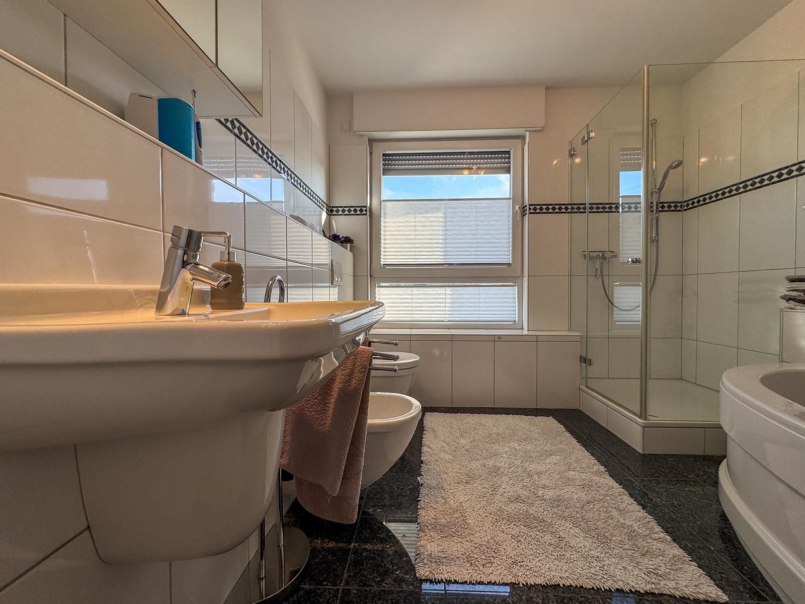 Immobilienangebot - Ratingen / Lintorf - Alle - Ratingen Lintorf: Wo aus einem Haus ein Zuhause wird – Raum für Familie und Geborgenheit