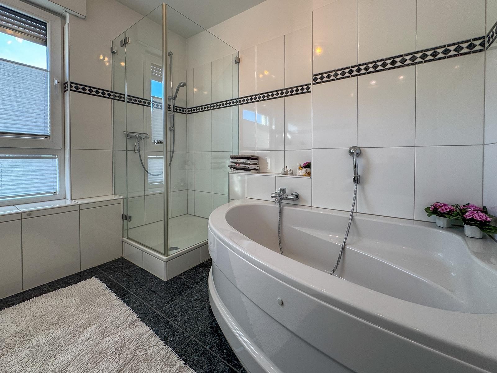 Immobilienangebot - Ratingen / Lintorf - Alle - Ratingen Lintorf: Wo aus einem Haus ein Zuhause wird – Raum für Familie und Geborgenheit