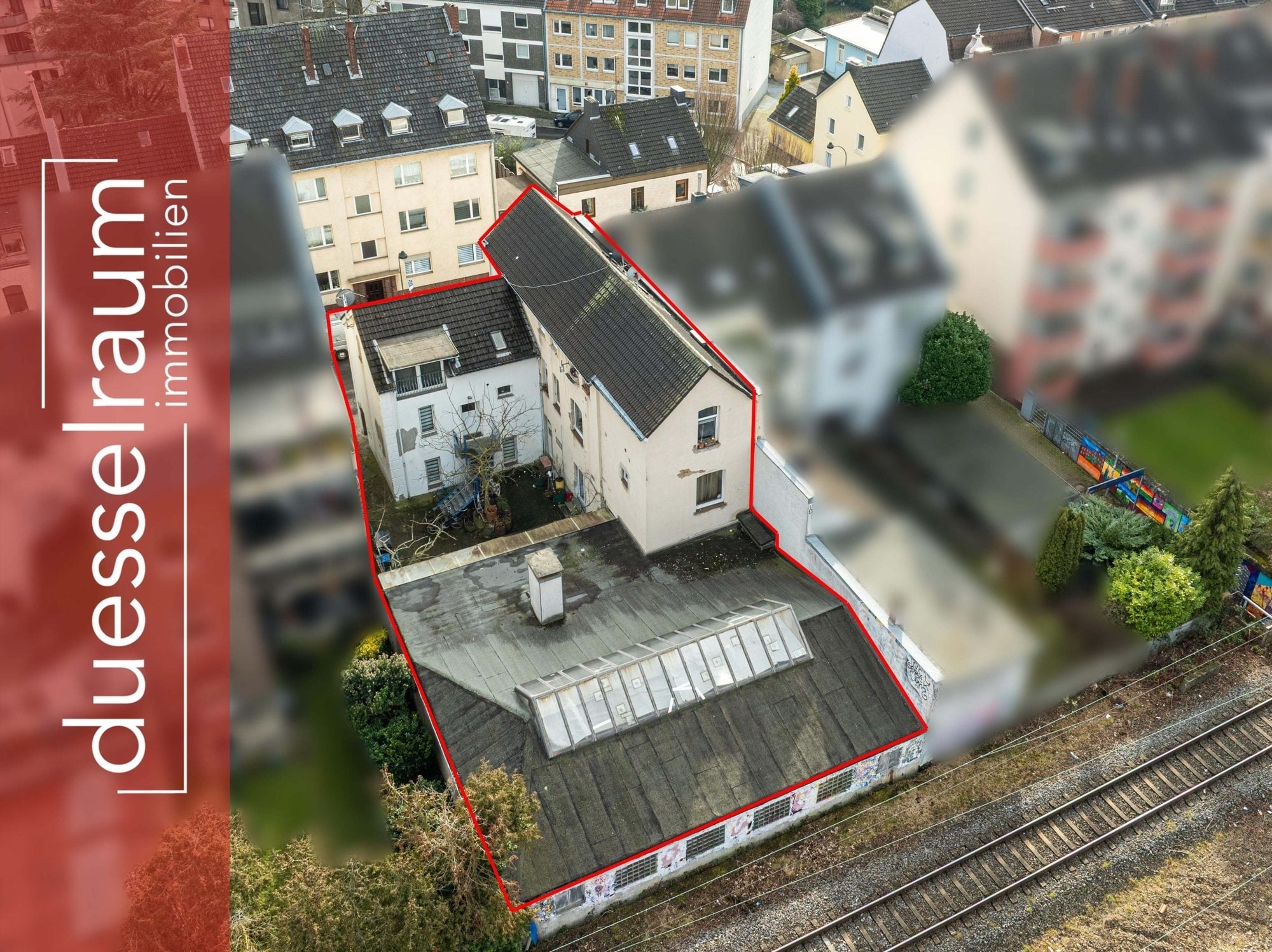 Immobilienangebot - Düsseldorf - Alle - Renditeobjekt in Eller: Mehrfamilienhaus mit 6 Wohneinheiten & Gewerbehalle – komplett vermietet!