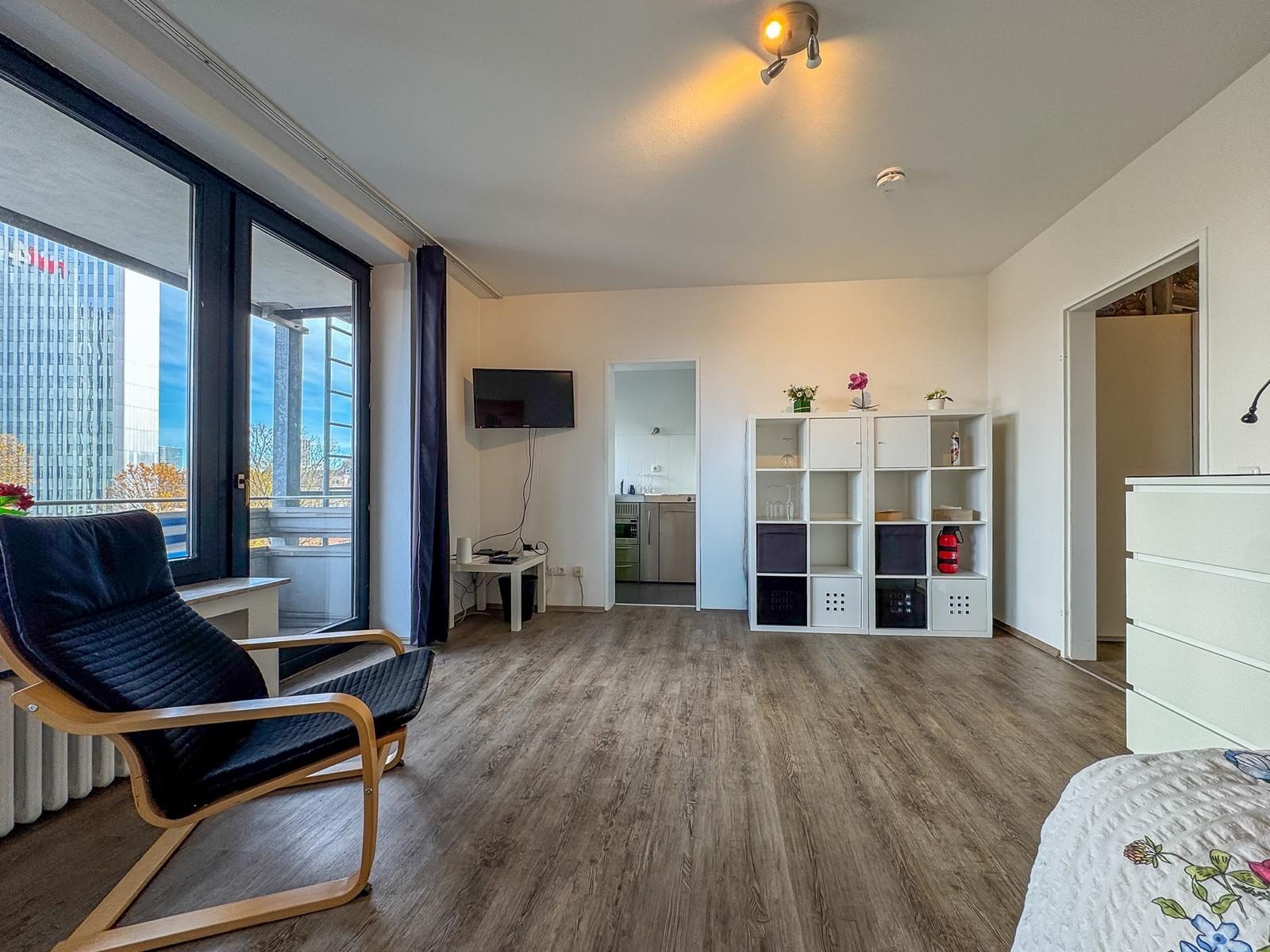Immobilienangebot - Düsseldorf - Alle - Unterbilk: Charmantes Apartment mit TG-Stellplatz, voll möbliert zur sofortigen Nutzung frei.
