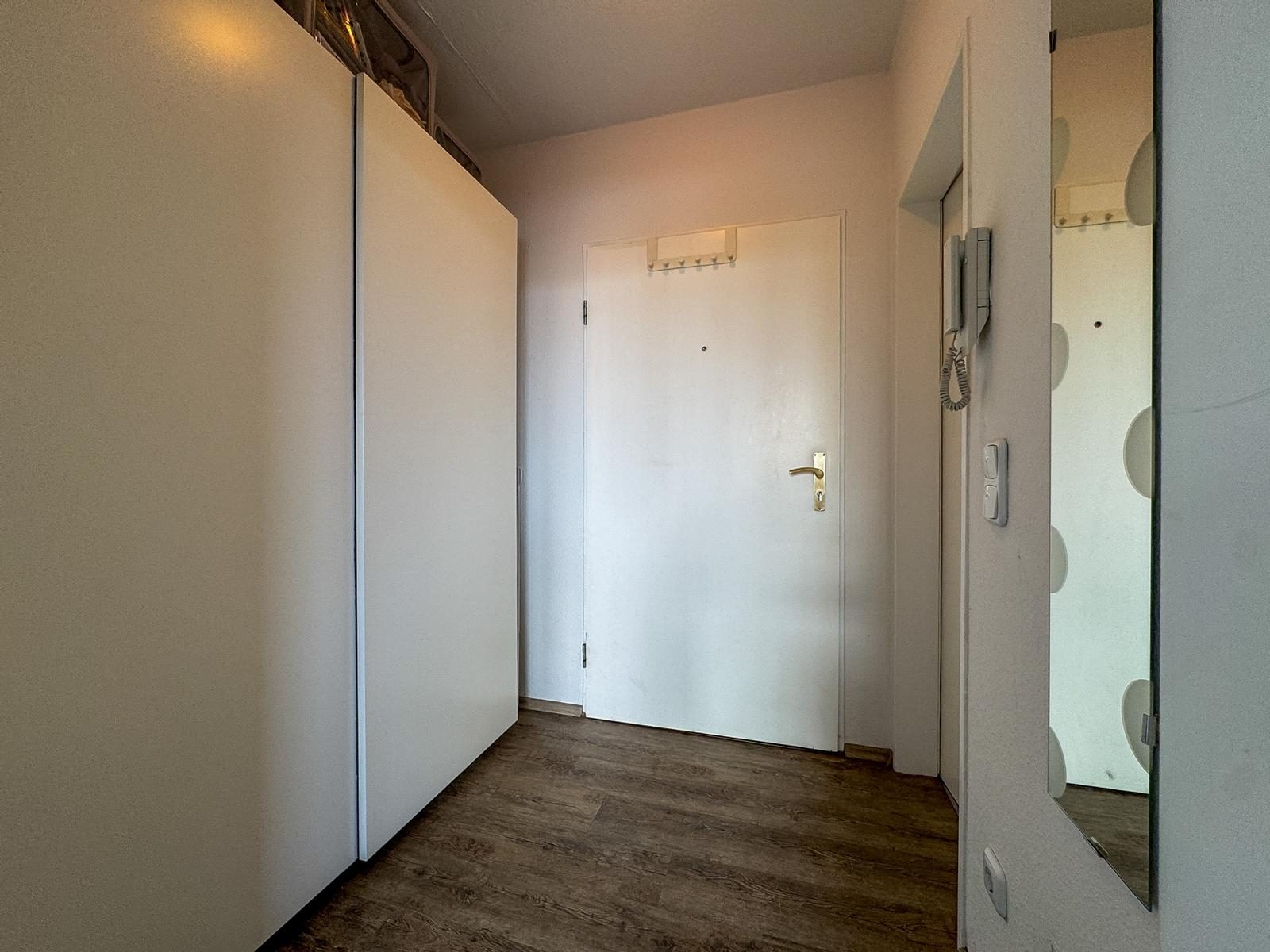 Immobilienangebot - Düsseldorf - Alle - Unterbilk: Charmantes Apartment mit TG-Stellplatz, voll möbliert zur sofortigen Nutzung frei.