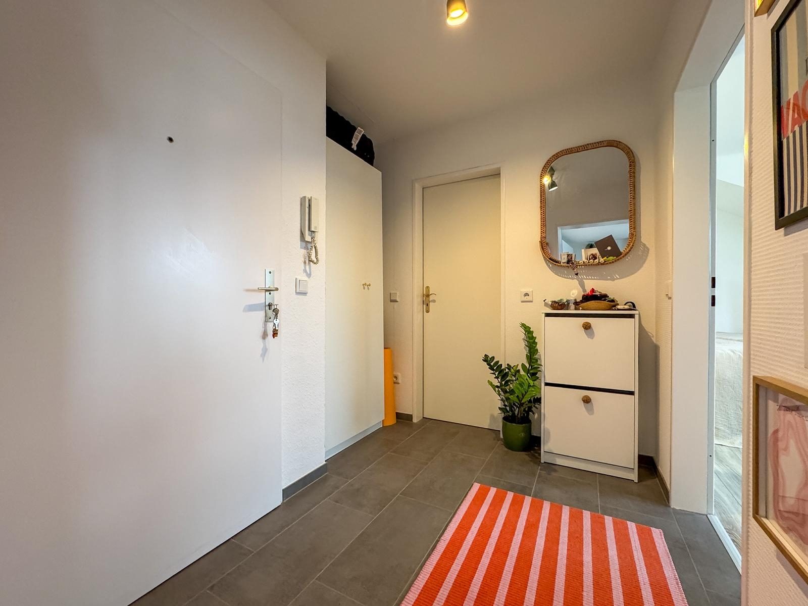 Immobilienangebot - Düsseldorf - Alle - Unterbilk: 2 Zimmer Dachgeschosswohnung - modern und gut vermietet