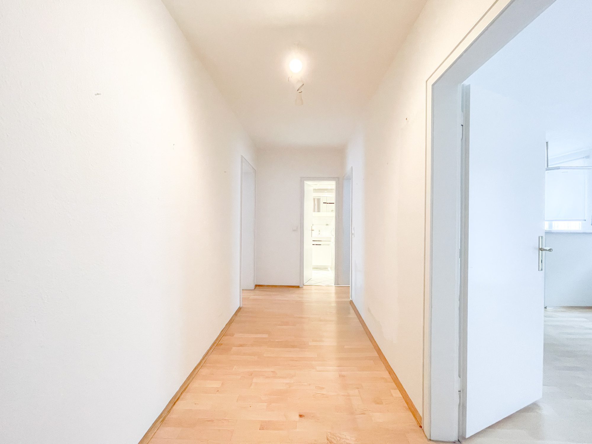 Immobilienangebot - Düsseldorf - Alle - Friedrichstadt: gut geschnittene 3-Zimmerwohnung mit Aufzug und Balkon in beliebter Lage