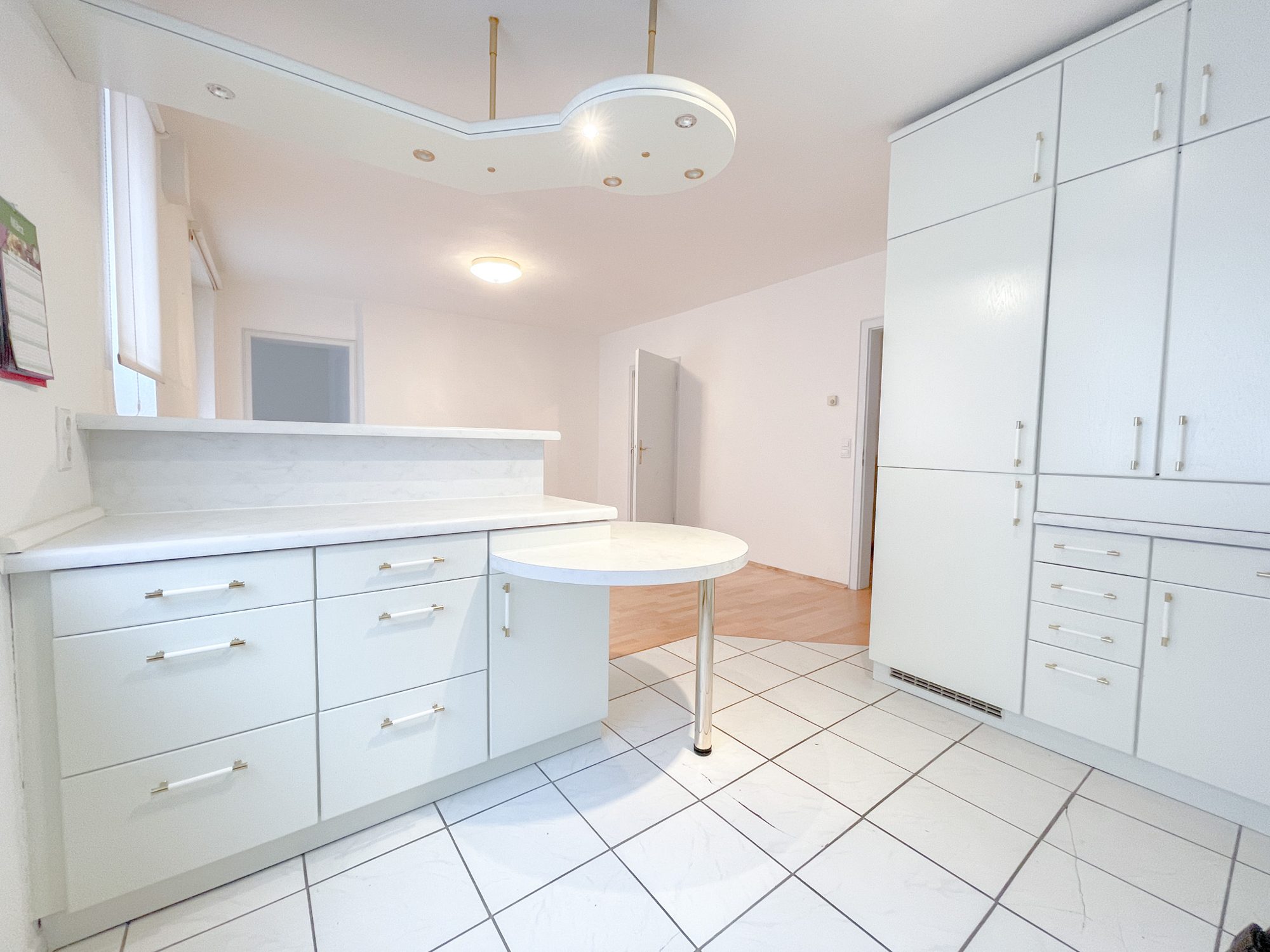 Immobilienangebot - Düsseldorf - Alle - Friedrichstadt: gut geschnittene 3-Zimmerwohnung mit Aufzug und Balkon in beliebter Lage