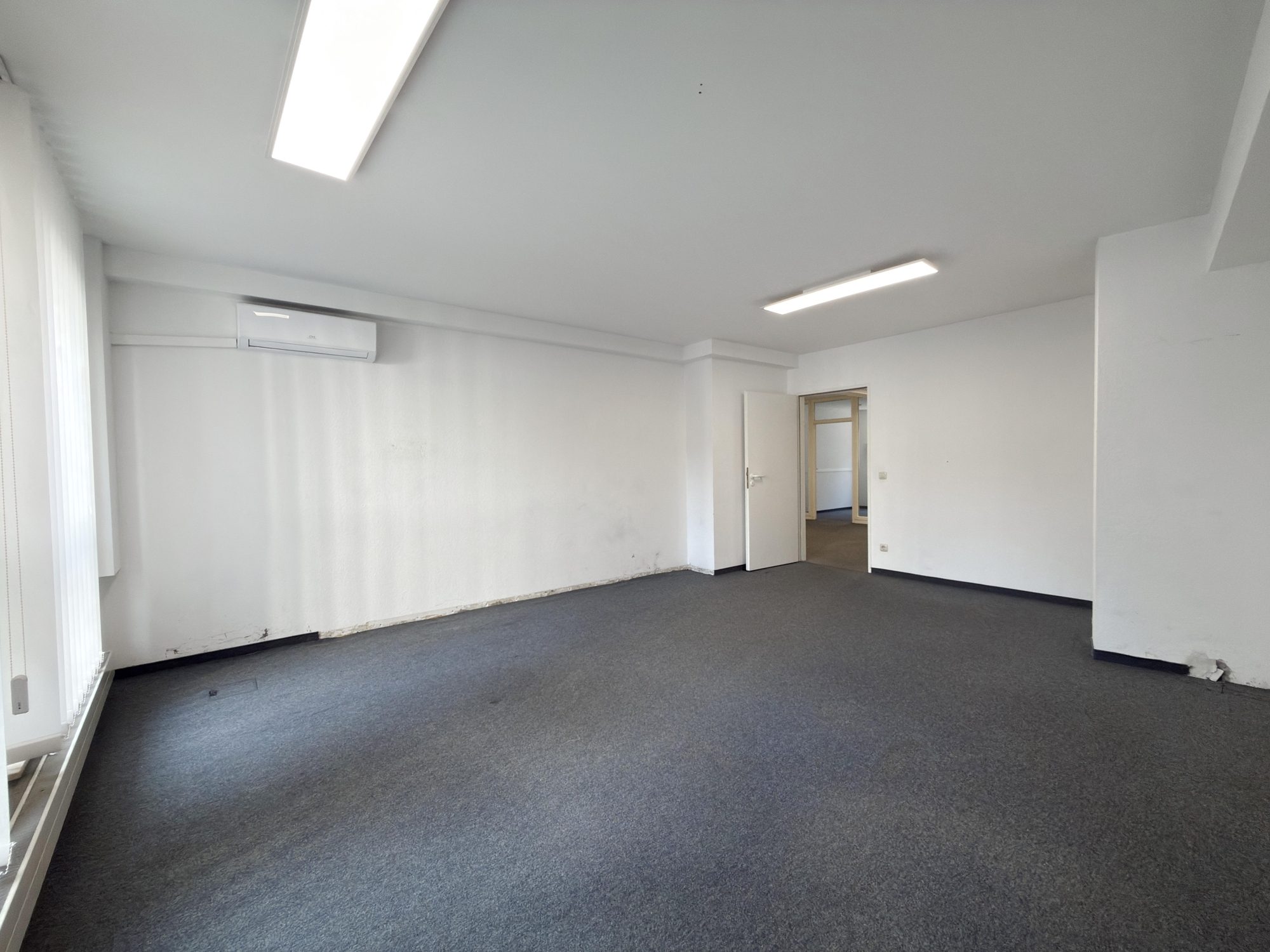 Immobilienangebot - Düsseldorf - Alle - Arbeiten, wo Düsseldorf lebt – Bürofläche mit ca. 221 m² Nutzfläche im Herzen der Altstadt!