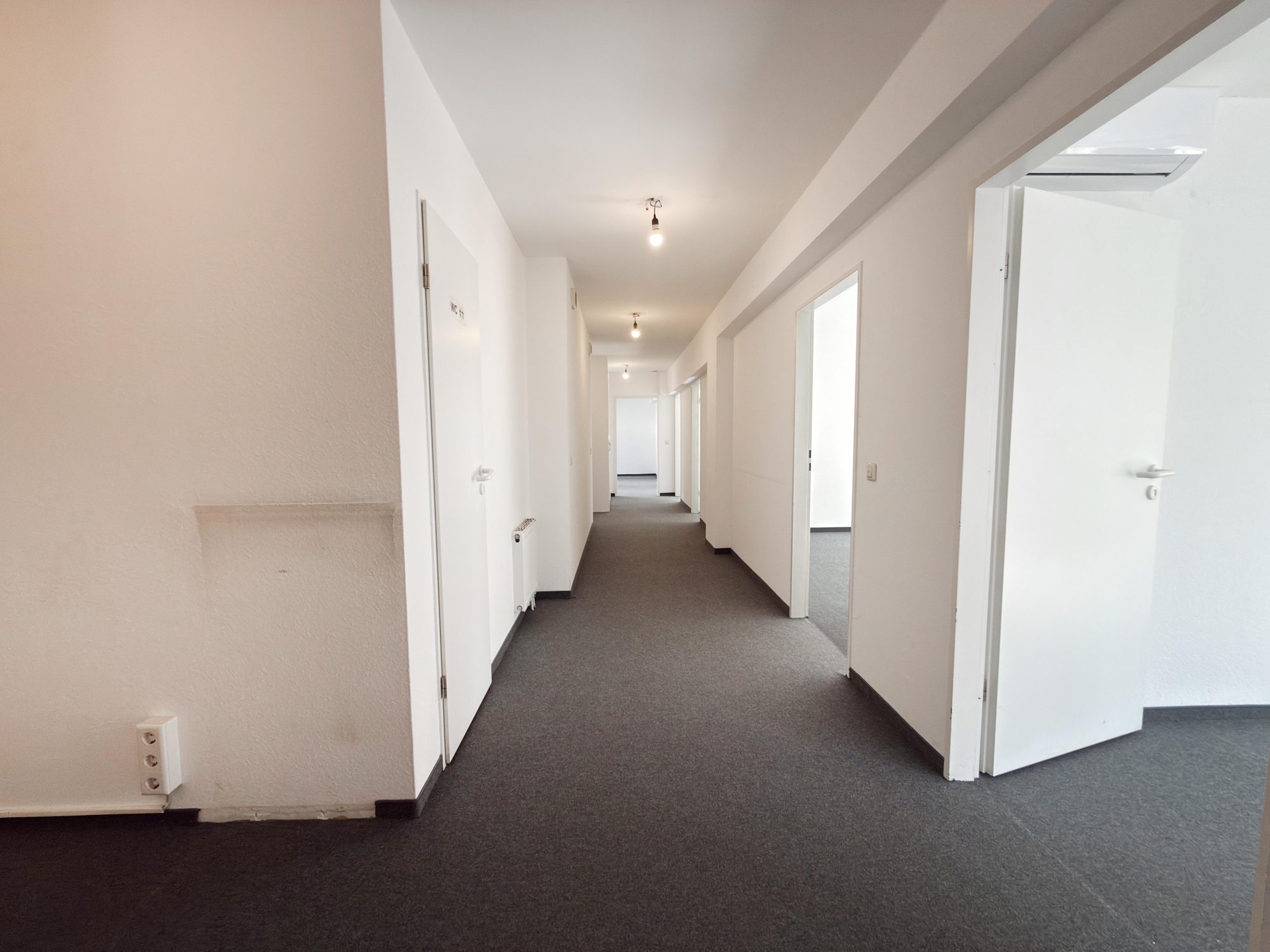 Immobilienangebot - Düsseldorf - Alle - Arbeiten, wo Düsseldorf lebt – Bürofläche mit ca. 221 m² Nutzfläche im Herzen der Altstadt!