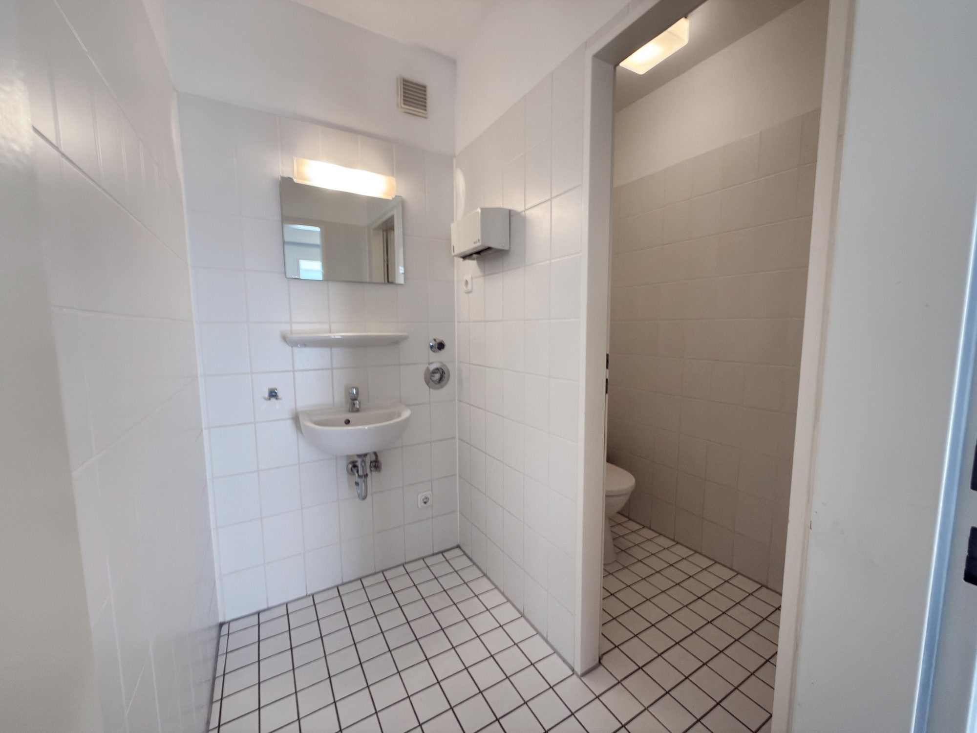 Immobilienangebot - Düsseldorf - Alle - Arbeiten, wo Düsseldorf lebt – Bürofläche mit ca. 221 m² Nutzfläche im Herzen der Altstadt!