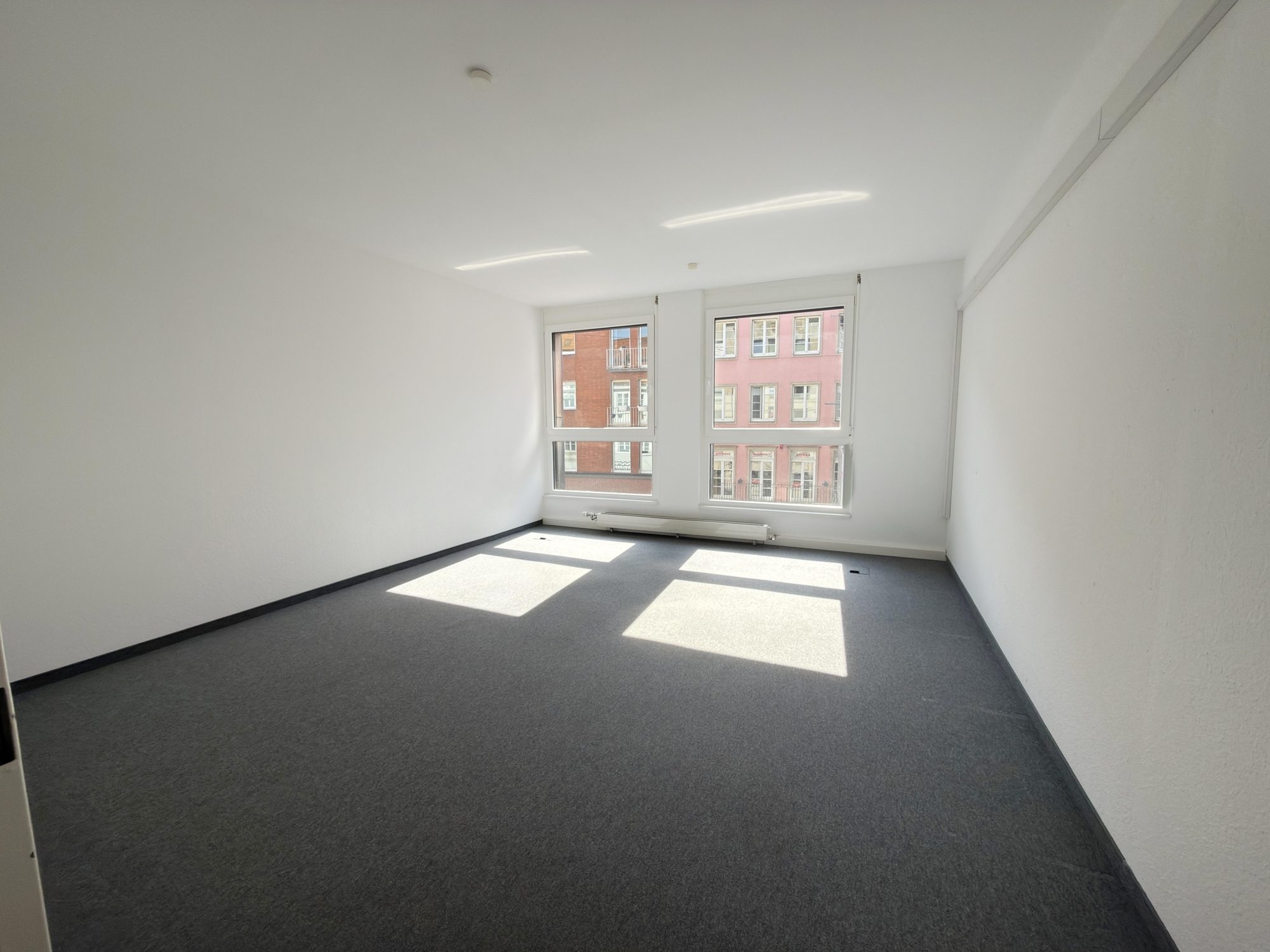 Immobilienangebot - Düsseldorf - Alle - Arbeiten, wo Düsseldorf lebt – Bürofläche mit ca. 221 m² Nutzfläche im Herzen der Altstadt!