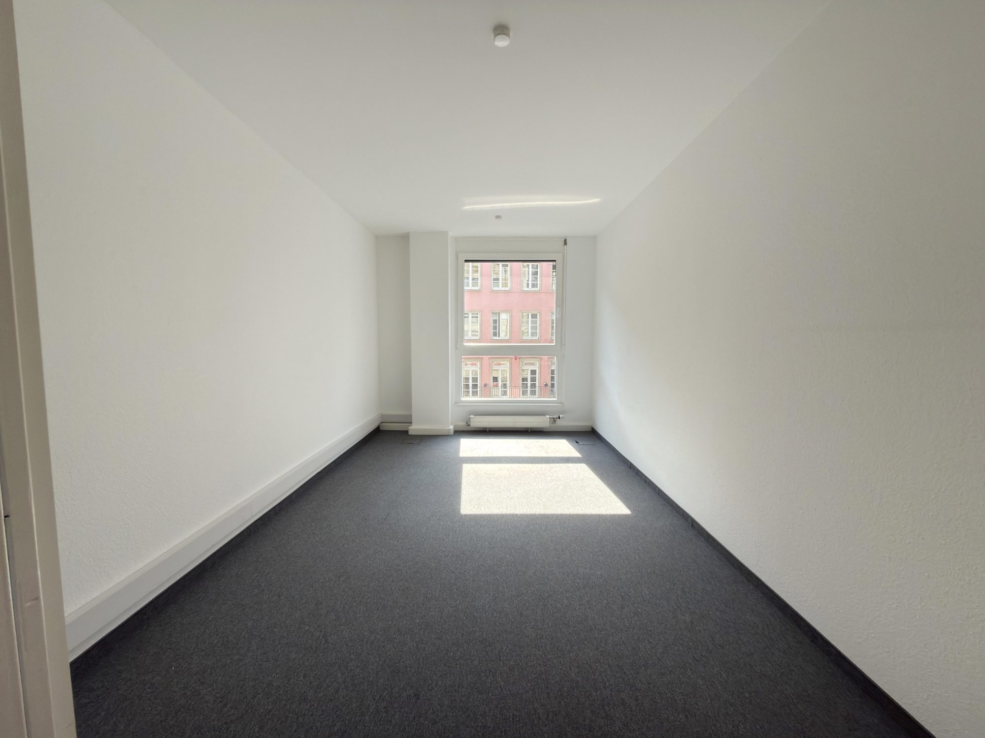 Immobilienangebot - Düsseldorf - Alle - Arbeiten, wo Düsseldorf lebt – Bürofläche mit ca. 221 m² Nutzfläche im Herzen der Altstadt!