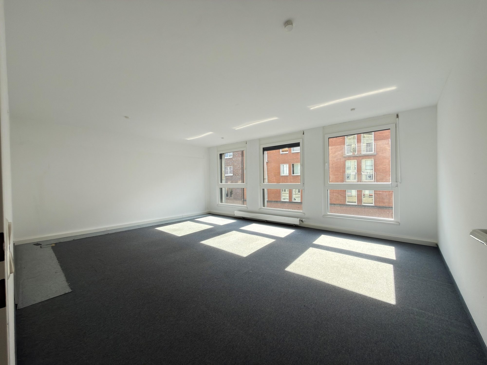 Immobilienangebot - Düsseldorf - Alle - Arbeiten, wo Düsseldorf lebt – Bürofläche mit ca. 221 m² Nutzfläche im Herzen der Altstadt!