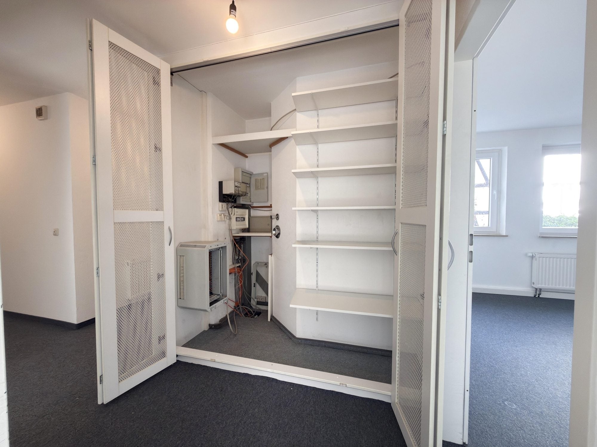Immobilienangebot - Düsseldorf - Alle - Arbeiten, wo Düsseldorf lebt – Bürofläche mit ca. 221 m² Nutzfläche im Herzen der Altstadt!