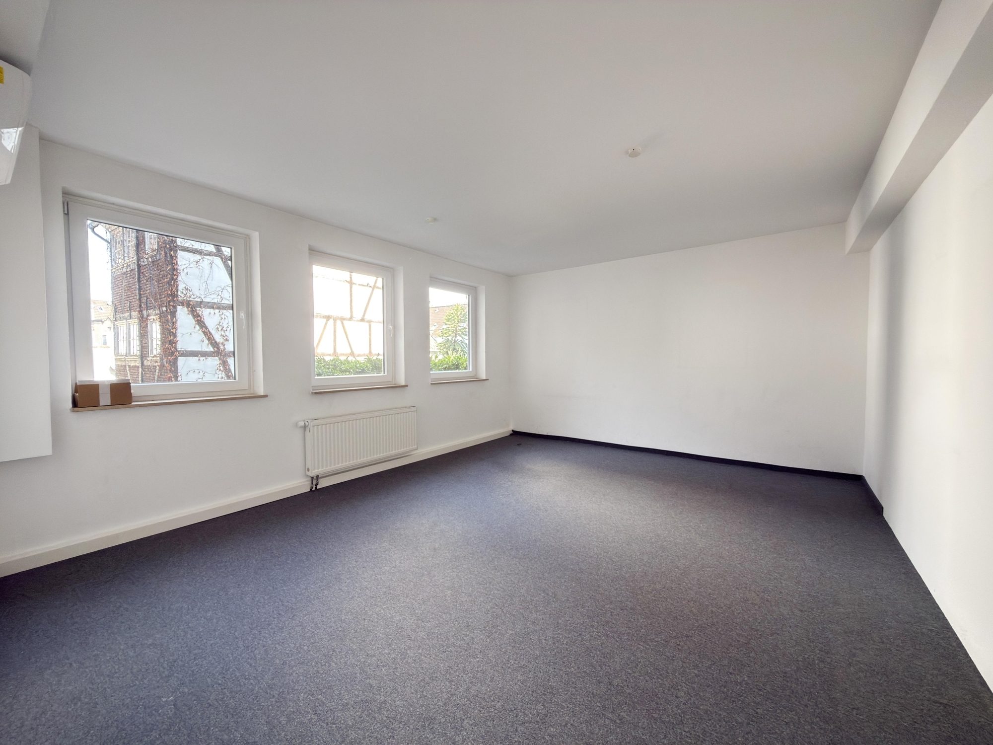 Immobilienangebot - Düsseldorf - Alle - Arbeiten, wo Düsseldorf lebt – Bürofläche mit ca. 221 m² Nutzfläche im Herzen der Altstadt!