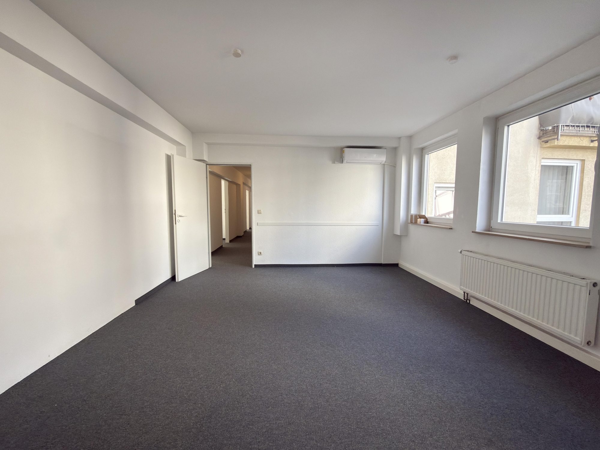 Immobilienangebot - Düsseldorf - Alle - Arbeiten, wo Düsseldorf lebt – Bürofläche mit ca. 221 m² Nutzfläche im Herzen der Altstadt!