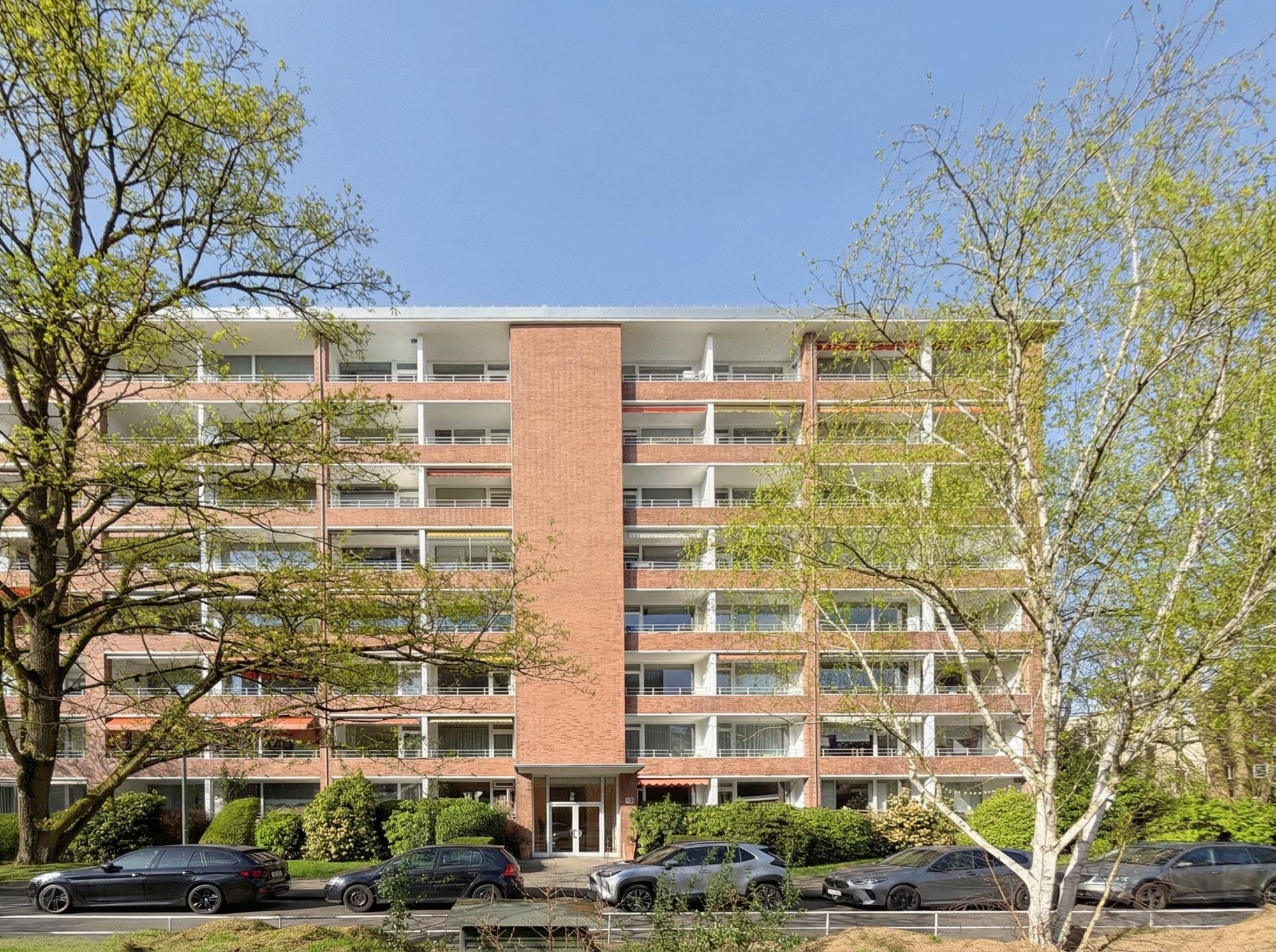 Immobilienangebot - Düsseldorf - Alle - Golzheim: Frühling im neuen Zuhause - sanierungsbedürftige 1-Zimmer-Wohnung mit Südbalkon!