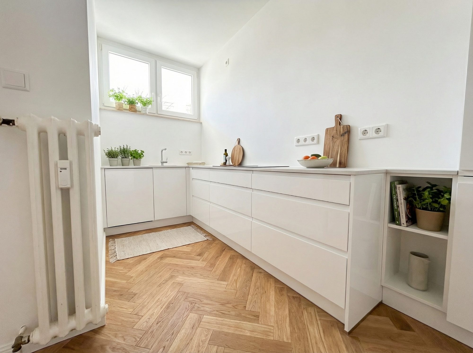 Immobilienangebot - Düsseldorf - Alle - Golzheim: Frühling im neuen Zuhause - sanierungsbedürftige 1-Zimmer-Wohnung mit Südbalkon!