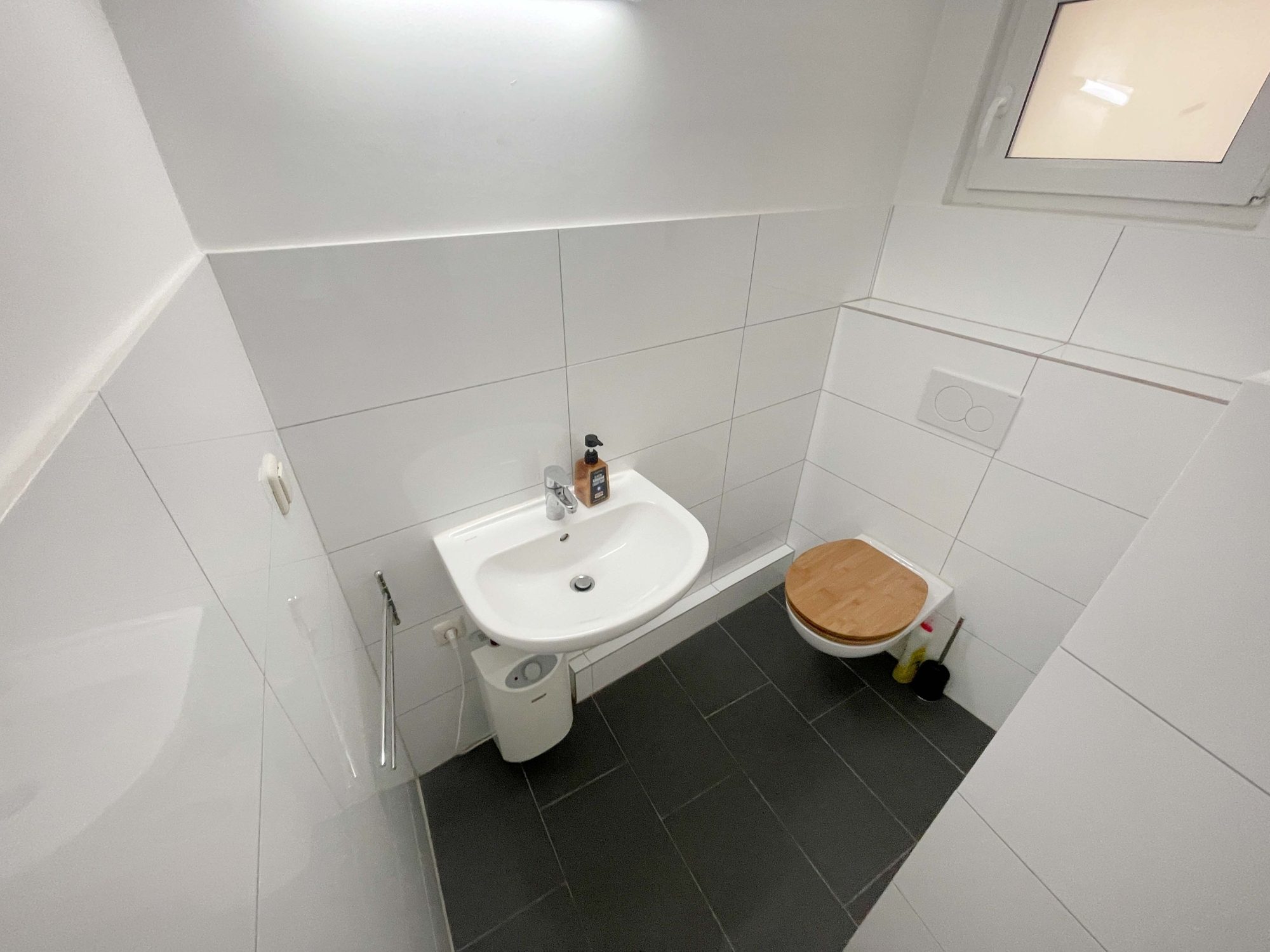 Immobilienangebot - Düsseldorf - Alle - Friedrichstadt: moderne Laden- oder Bürofläche im prachtvollen Jugendstilhaus in guter Lage!