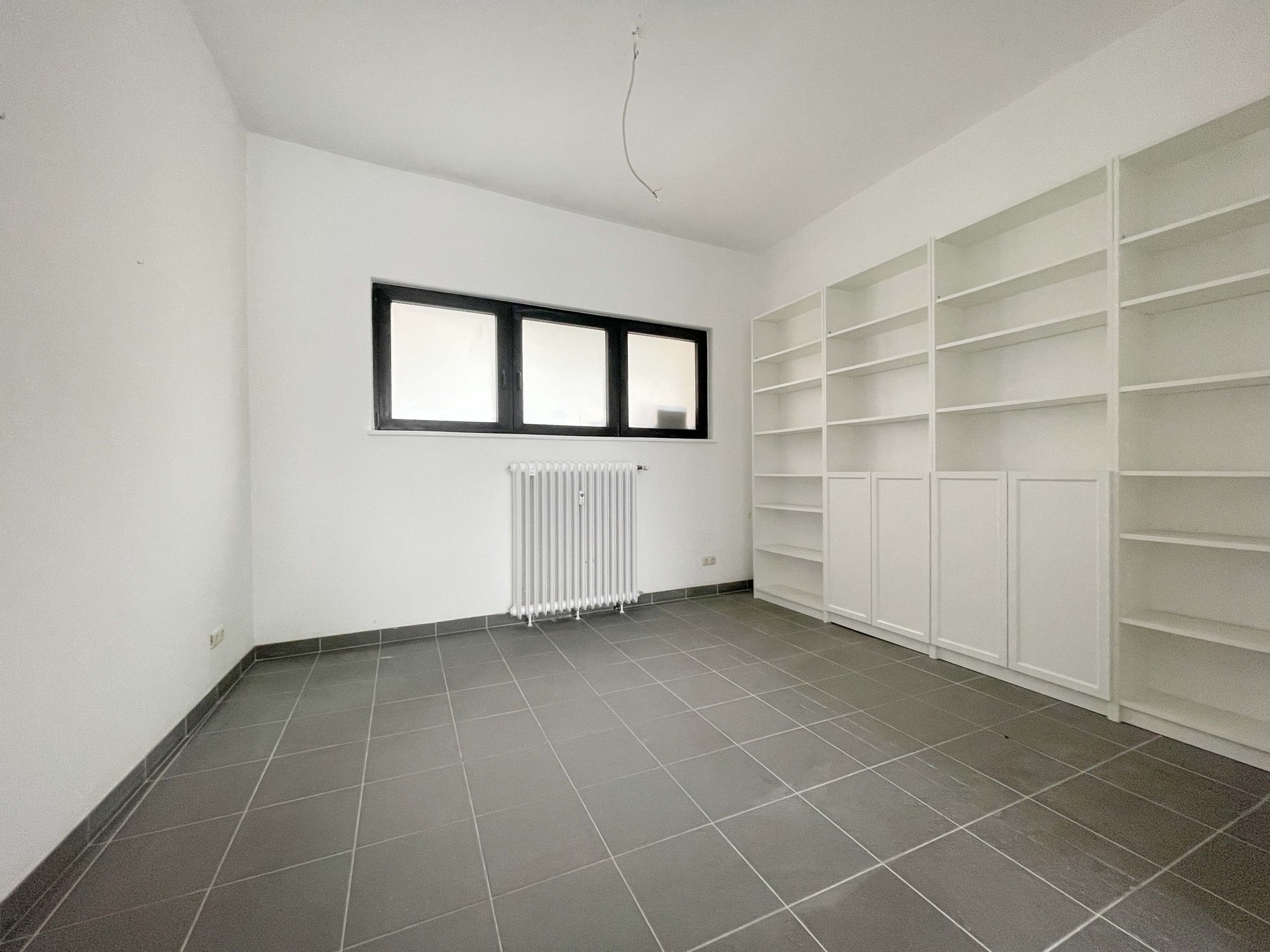 Immobilienangebot - Düsseldorf - Alle - Friedrichstadt: moderne Laden- oder Bürofläche im prachtvollen Jugendstilhaus in guter Lage!