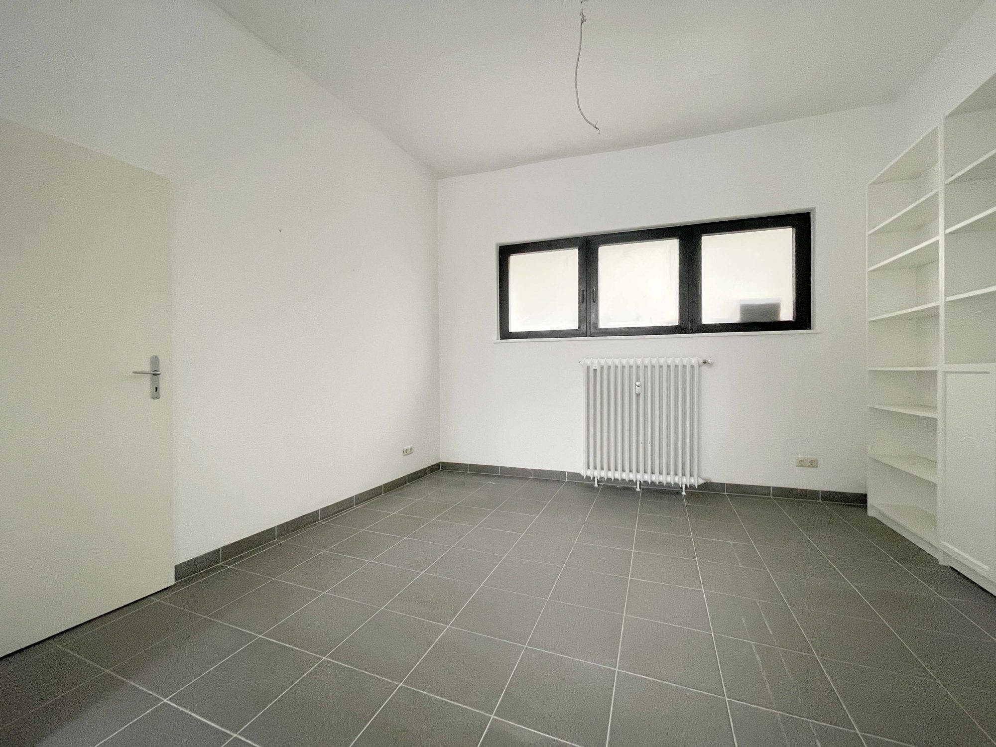 Immobilienangebot - Düsseldorf - Alle - Friedrichstadt: moderne Laden- oder Bürofläche im prachtvollen Jugendstilhaus in guter Lage!