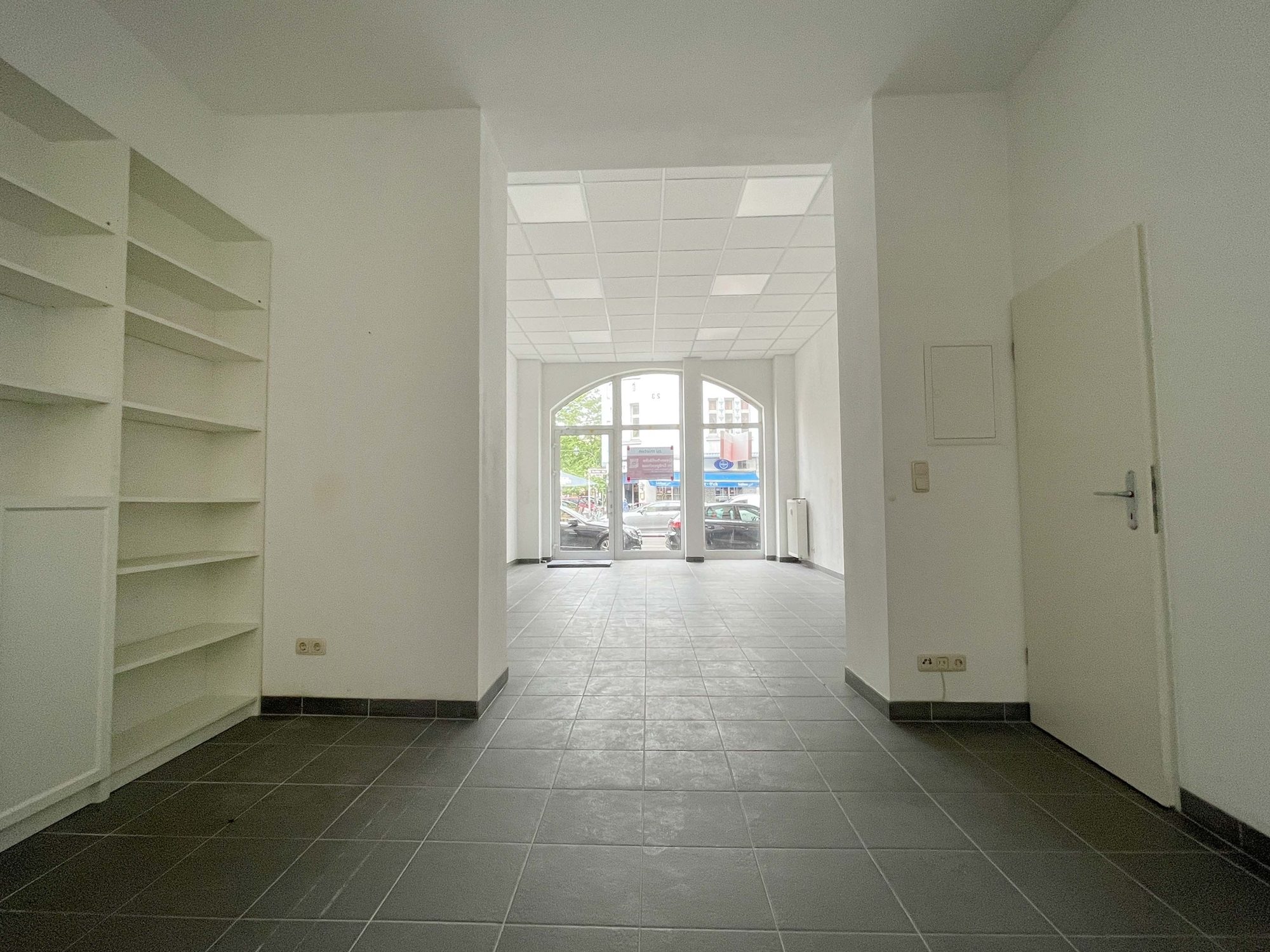 Immobilienangebot - Düsseldorf - Alle - Friedrichstadt: moderne Laden- oder Bürofläche im prachtvollen Jugendstilhaus in guter Lage!