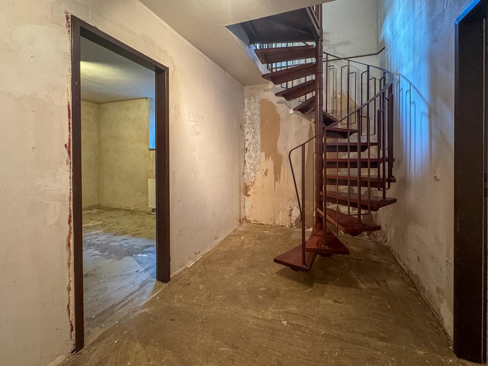 Immobilienangebot - Düsseldorf / Derendorf - Alle - Derendorf: Ihr neues Zuhause mit Gartenidylle – individuelle 2-Ebenen-Wohnung mit Potenzial