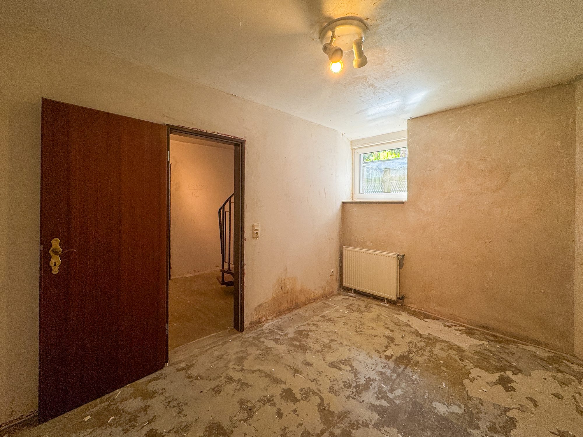 Immobilienangebot - Düsseldorf / Derendorf - Alle - Derendorf: Ihr neues Zuhause mit Gartenidylle – individuelle 2-Ebenen-Wohnung mit Potenzial