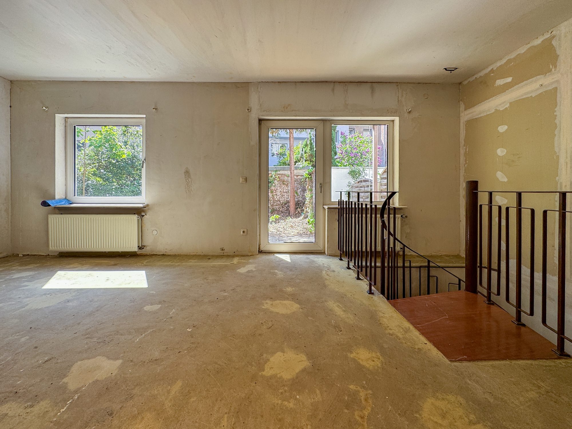 Immobilienangebot - Düsseldorf / Derendorf - Alle - Derendorf: Ihr neues Zuhause mit Gartenidylle – individuelle 2-Ebenen-Wohnung mit Potenzial