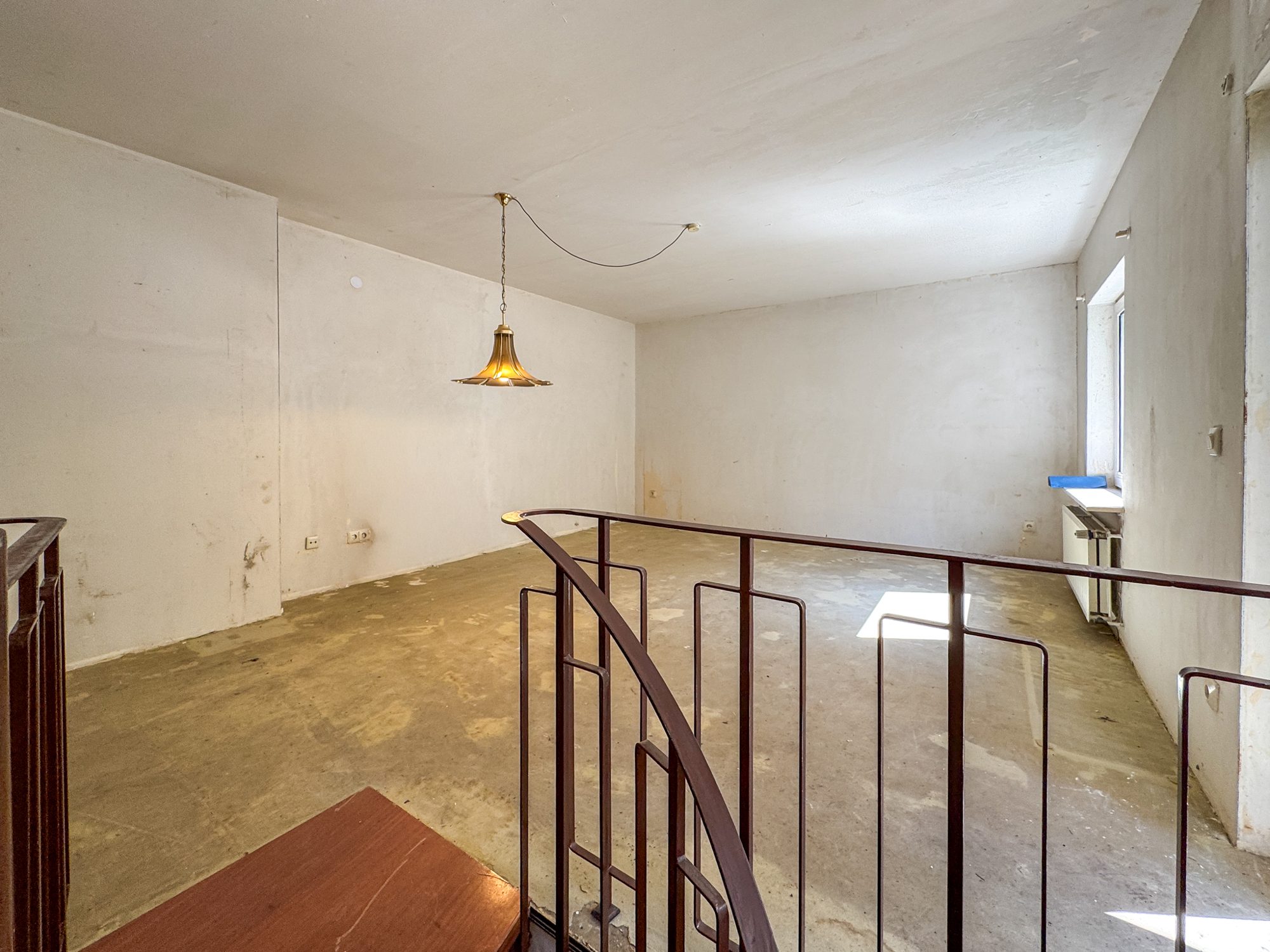 Immobilienangebot - Düsseldorf / Derendorf - Alle - Derendorf: Ihr neues Zuhause mit Gartenidylle – individuelle 2-Ebenen-Wohnung mit Potenzial